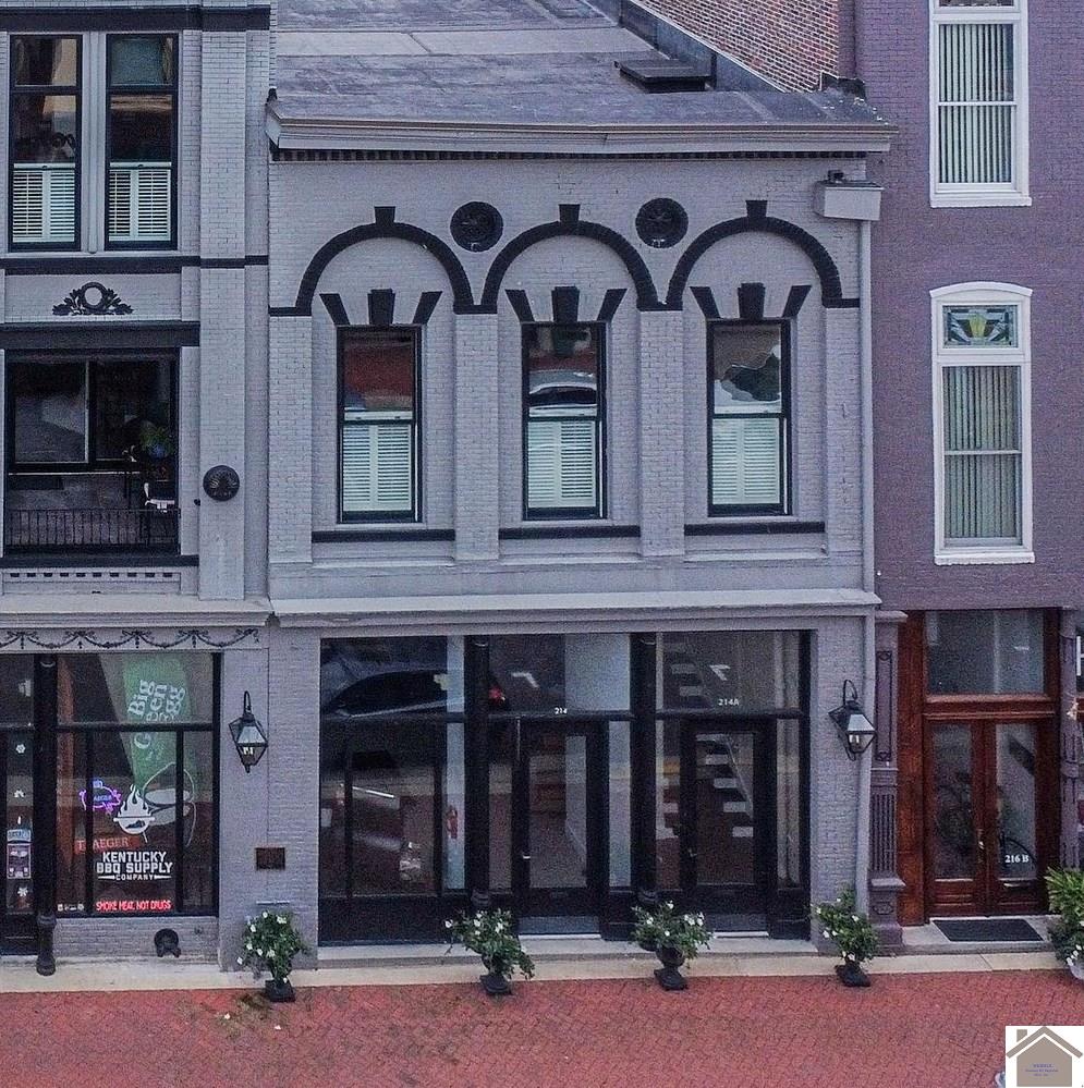 214 Broadway Property Photo
