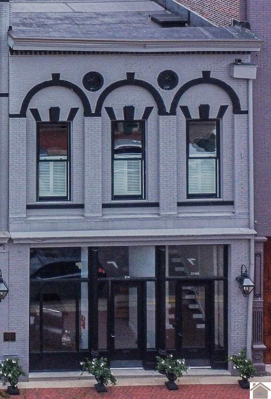 214a Broadway Property Photo