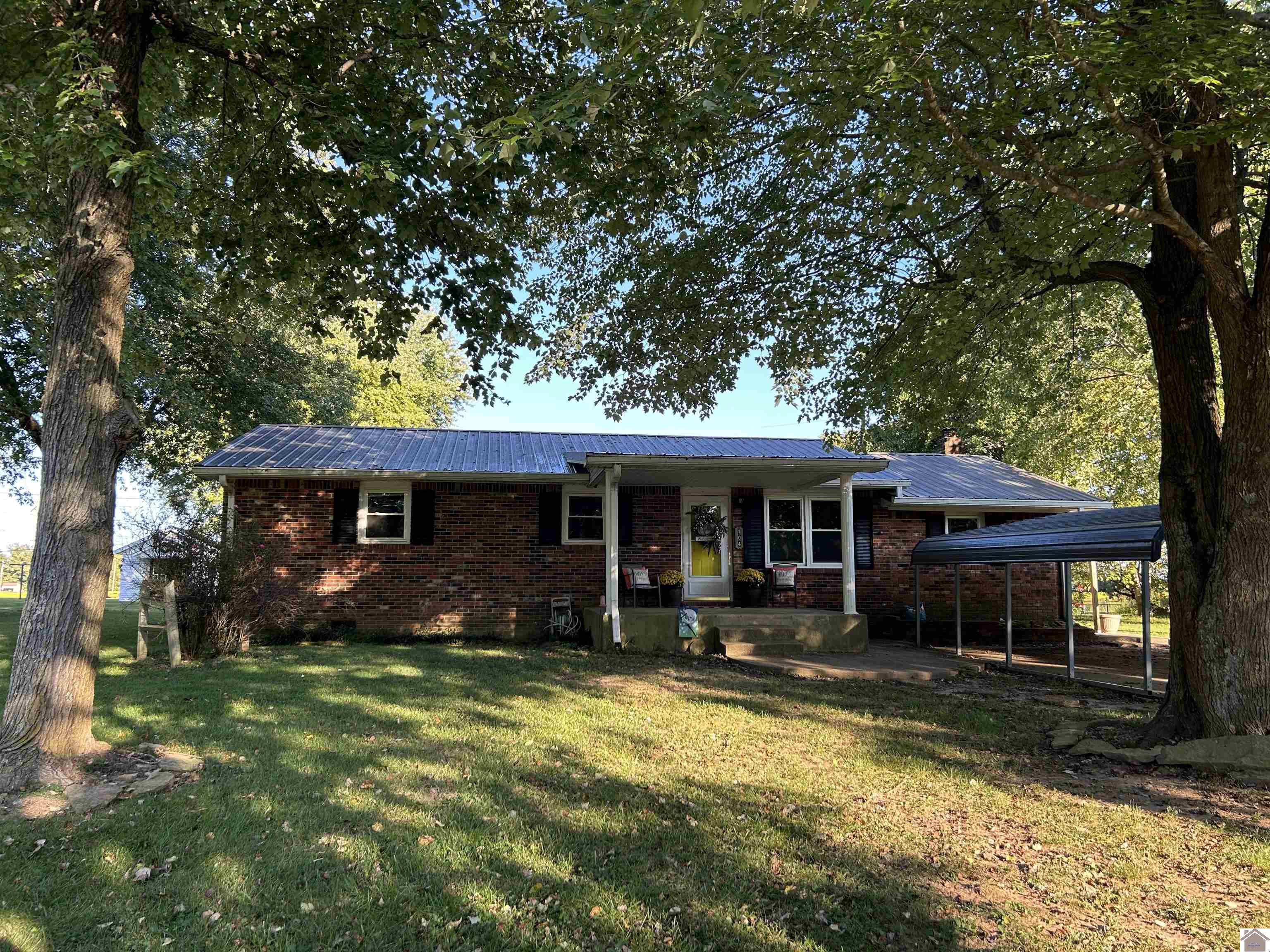 104 Cardinal Lane Property Photo
