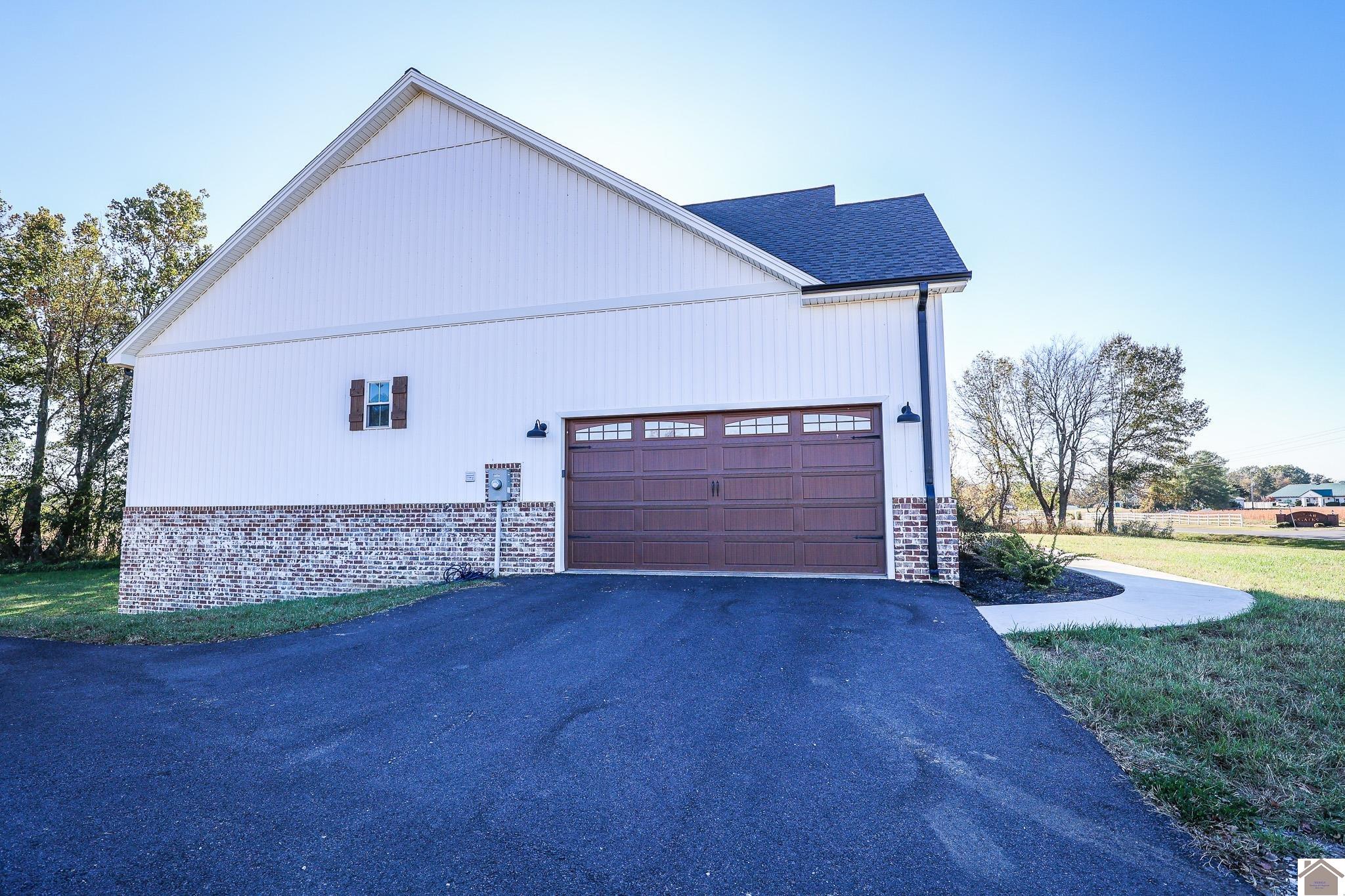 11390 Highway 286 Property Photo 3
