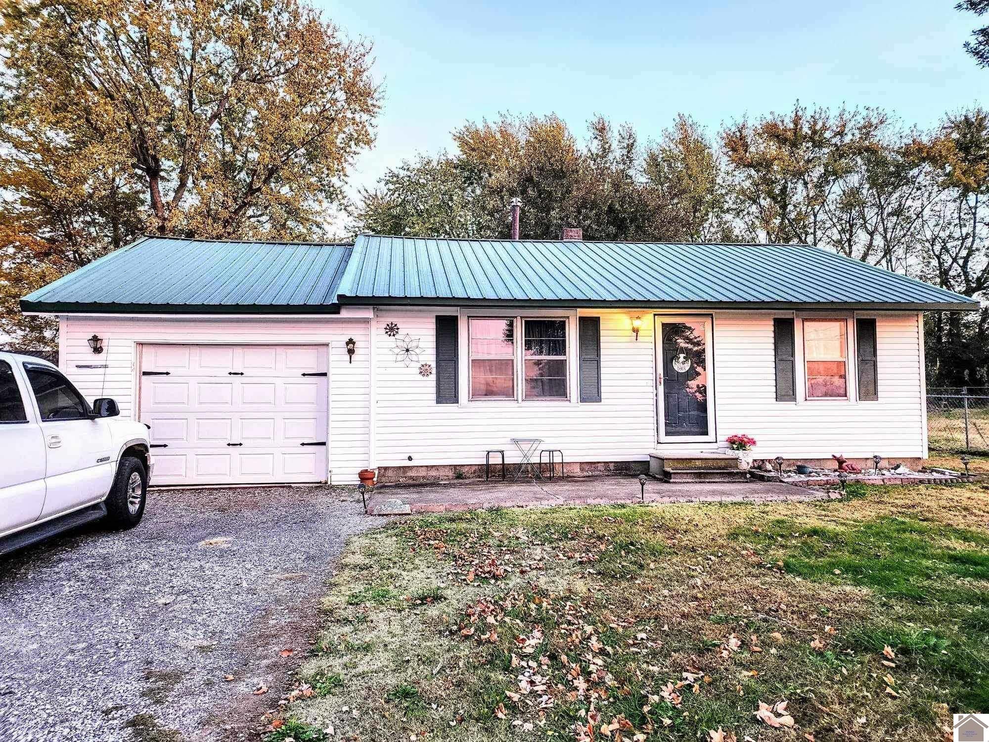 154 Apperson Property Photo 1