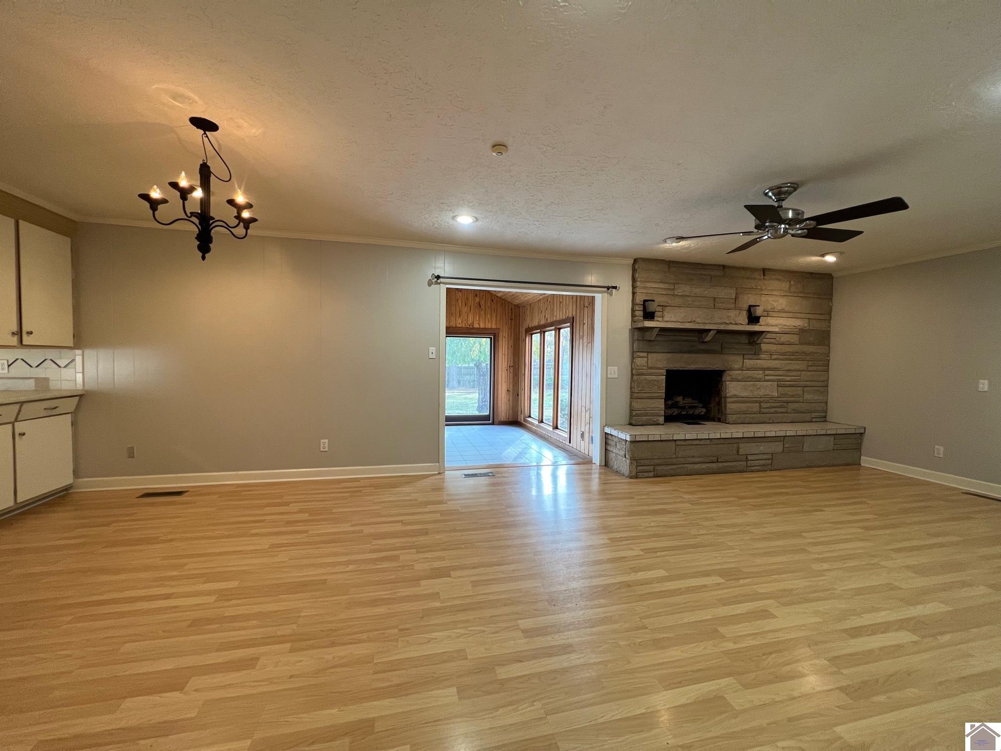 1625 Sunset Drive Property Photo 3