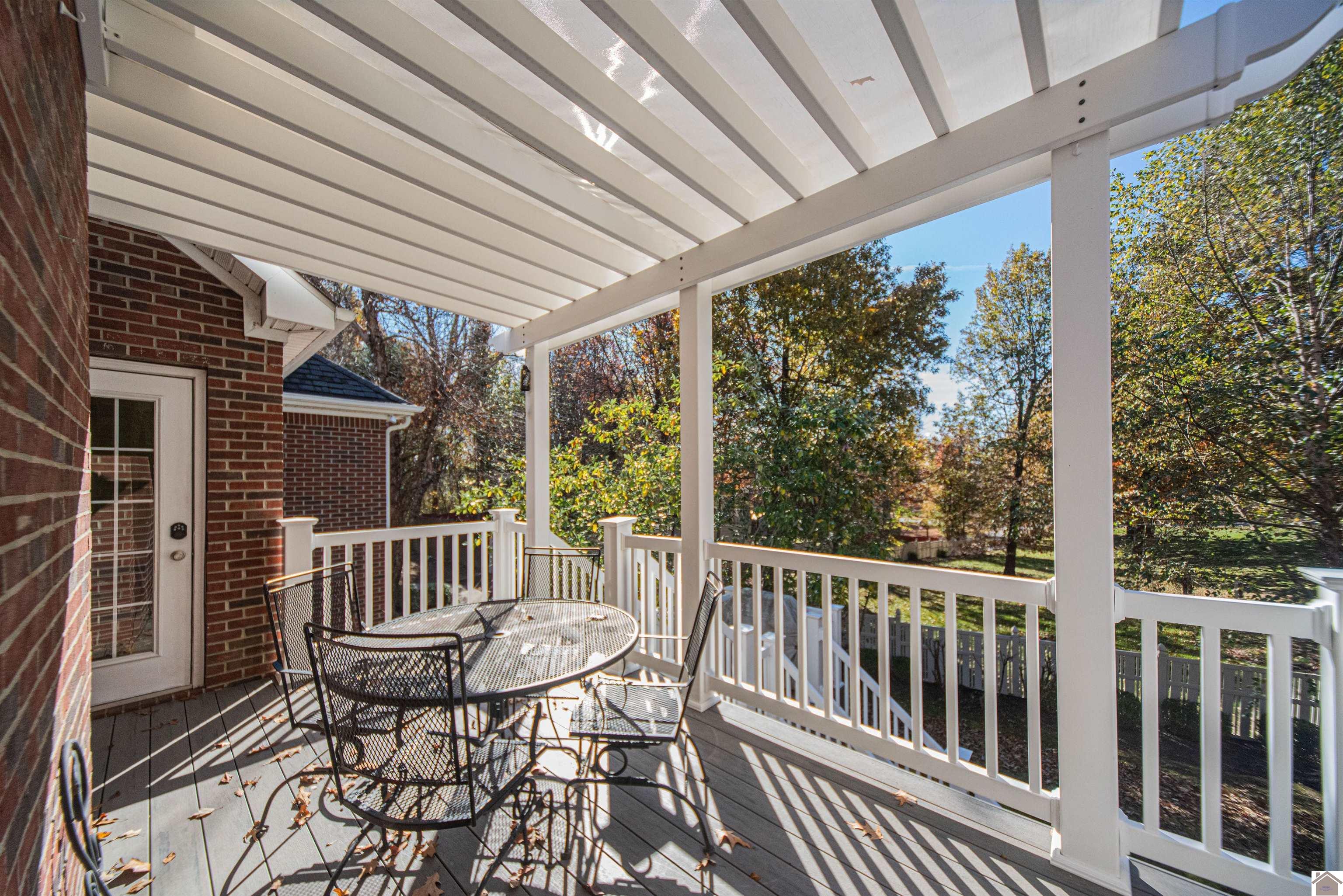 140 Beechwood Cove Property Photo 4