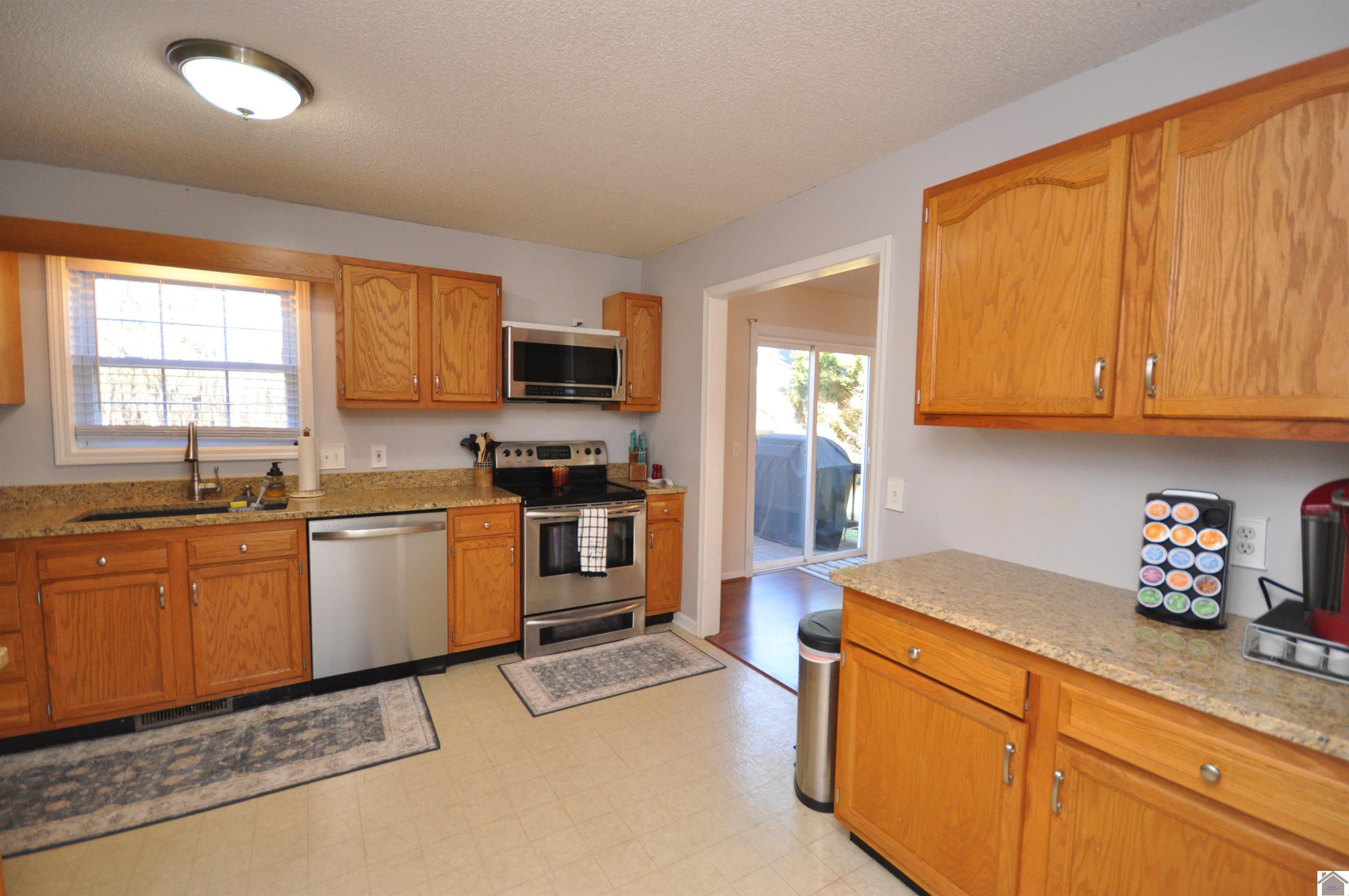 451 Golden Meadow Lane Property Photo 10