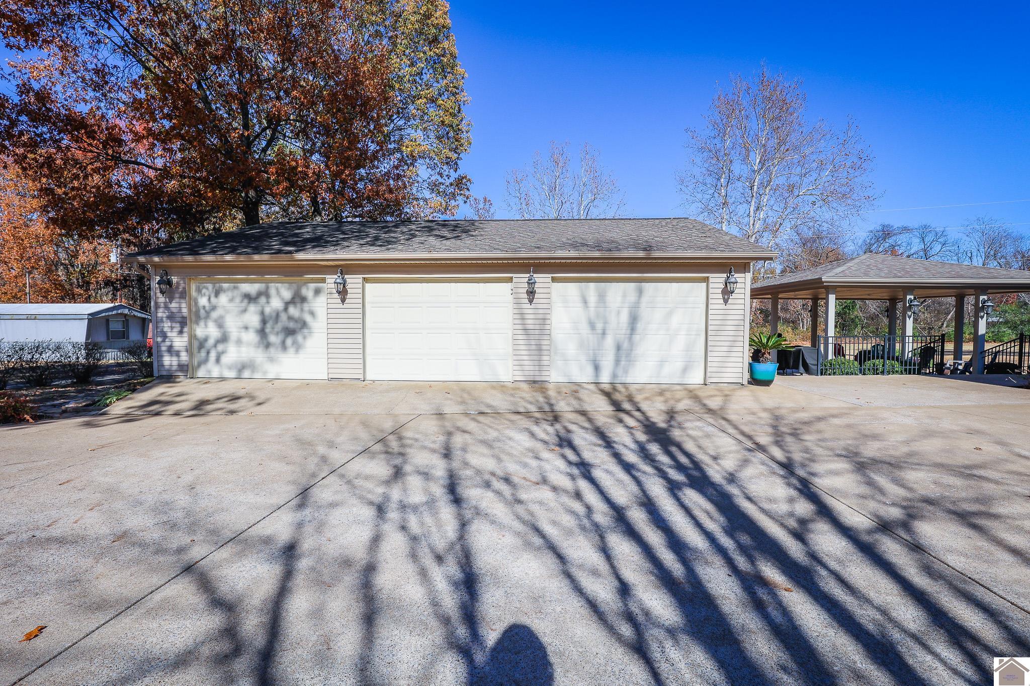 245 Herzog Lane Property Photo 4