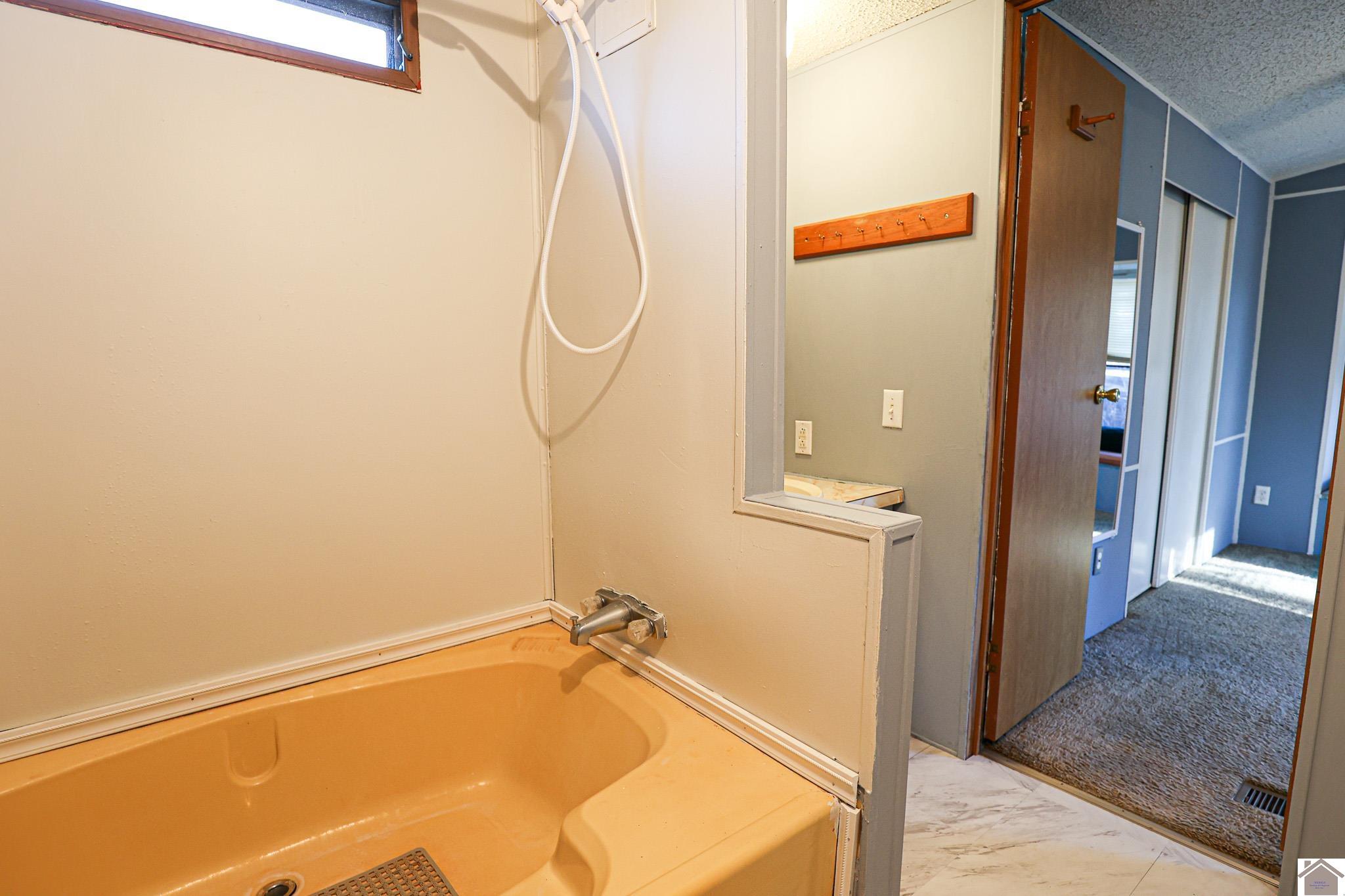 2205 Topeka Ave Property Photo 20