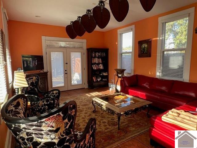 827 Madison St Property Photo 13