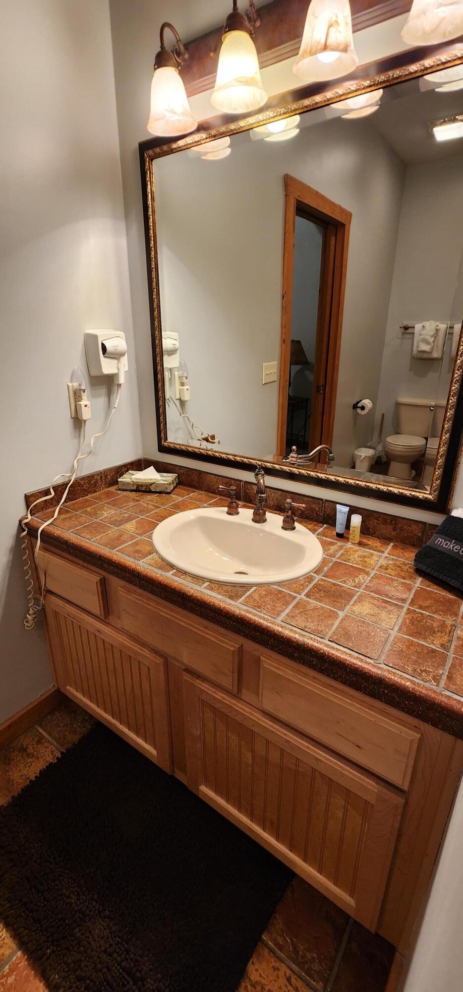228-230 Oak Ridge Road Property Photo 7