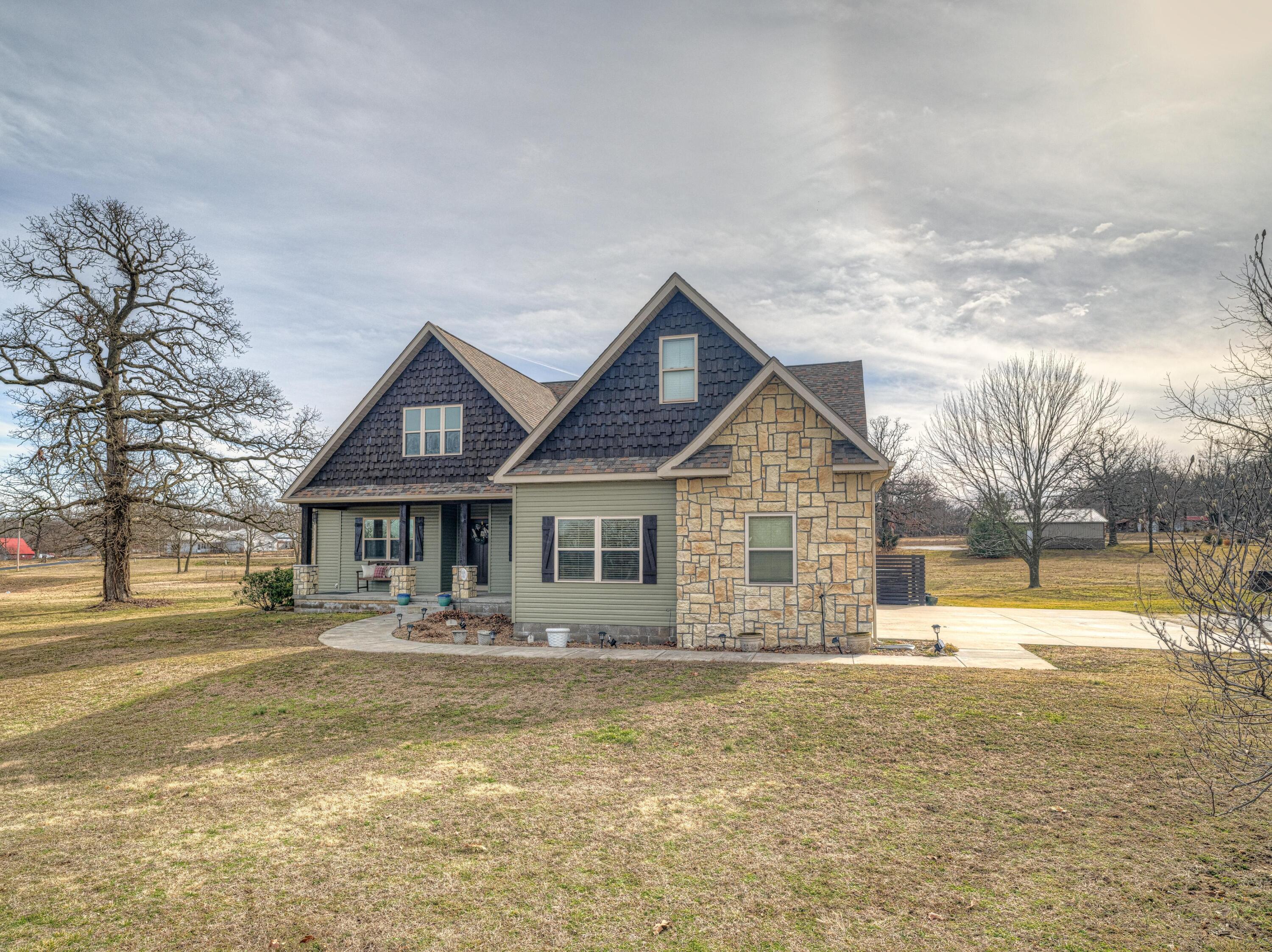 8240 County Loop 202 Property Photo 1