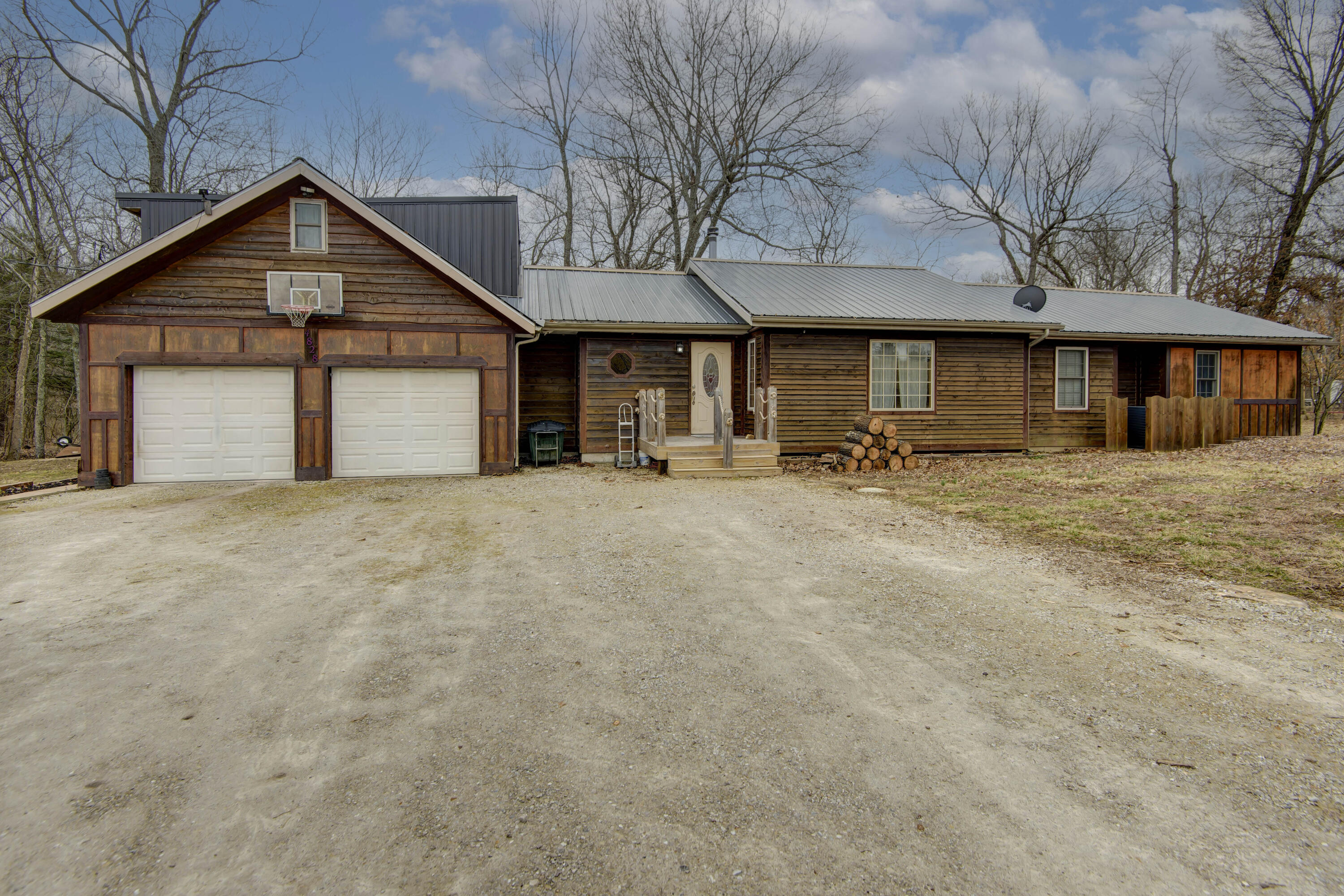 4828 East Farm Road 20 Property Photo 1