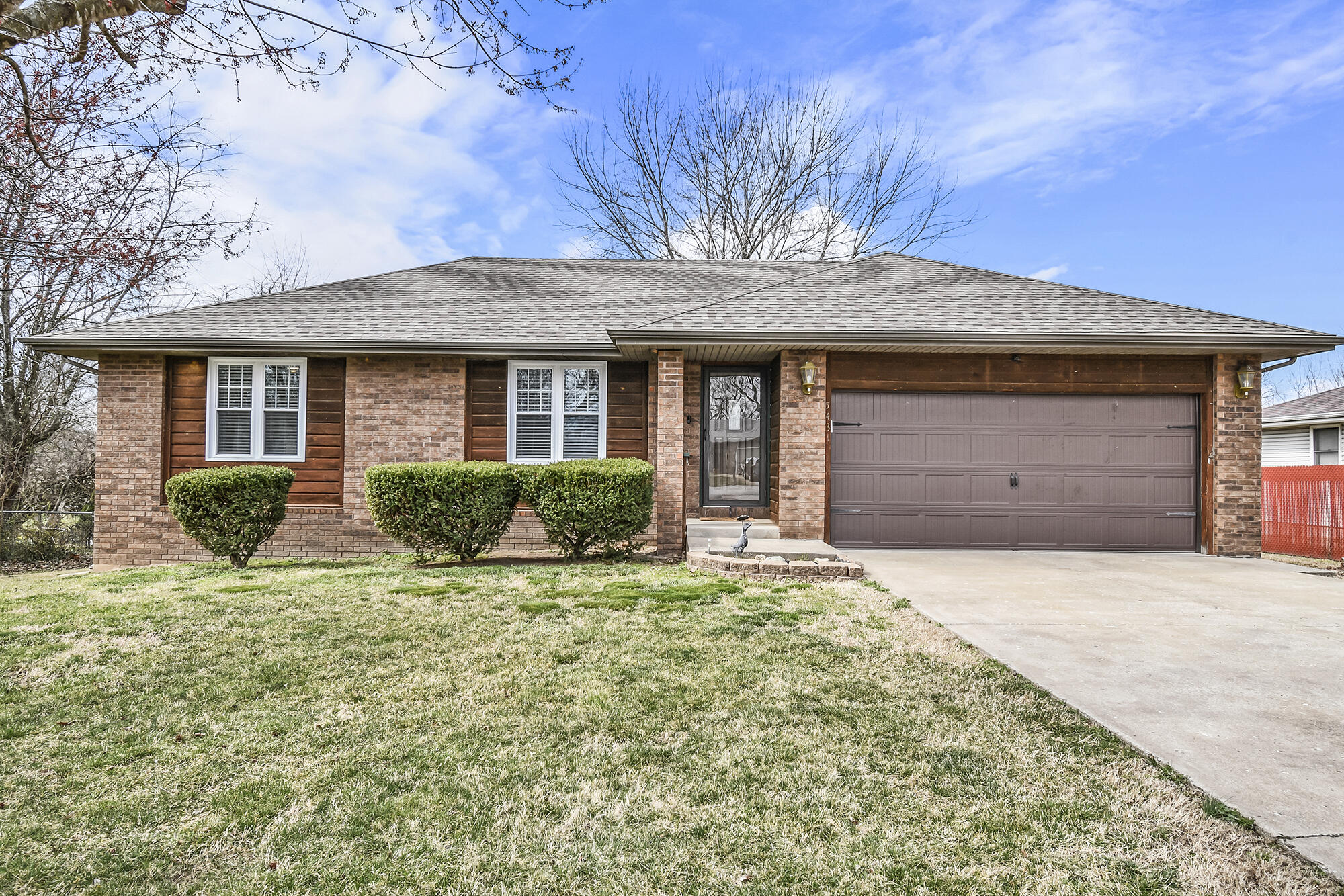 5431 South Honeysuckle Lane Property Photo 1