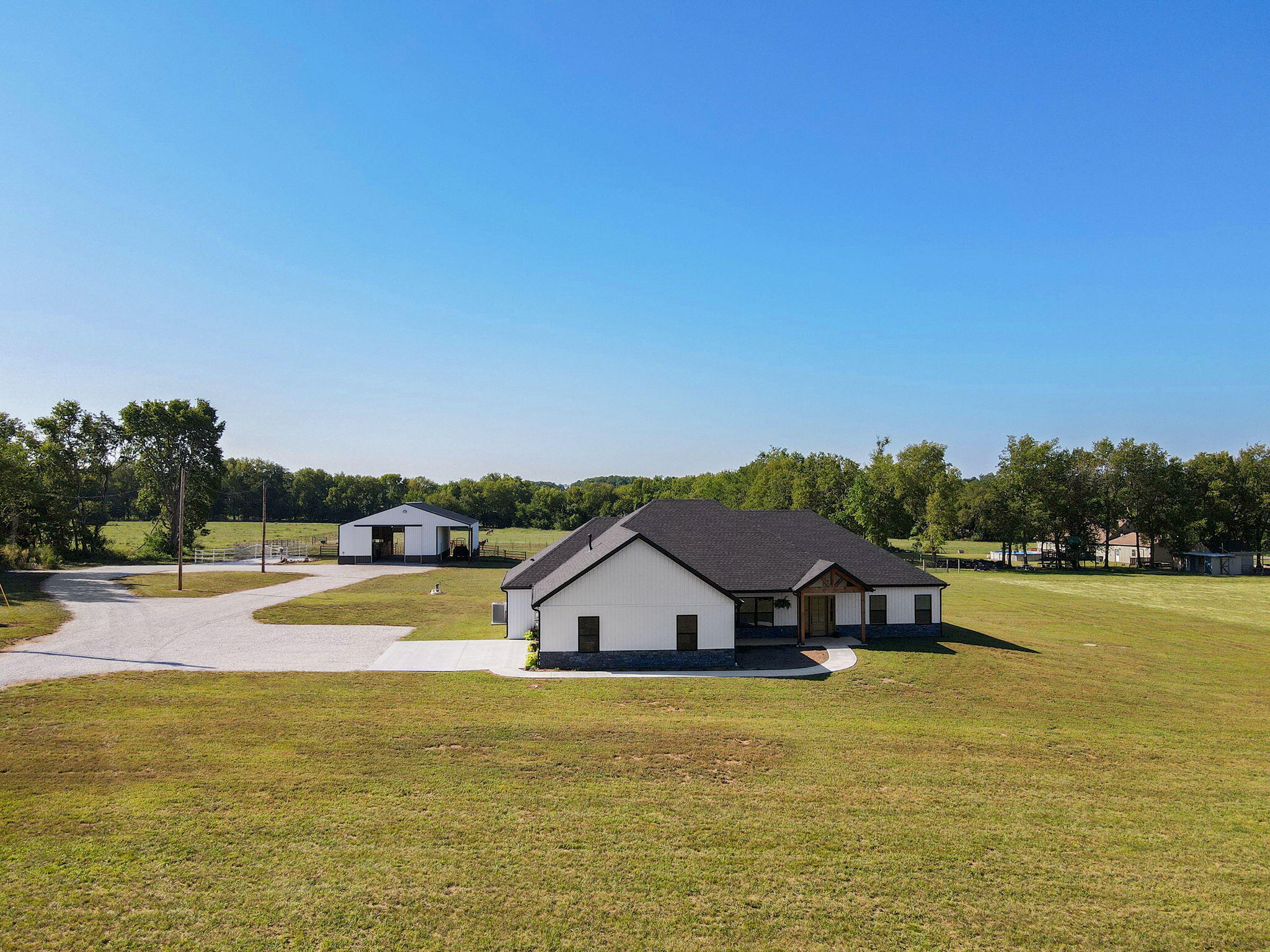 10812 Maple Road Property Photo 1