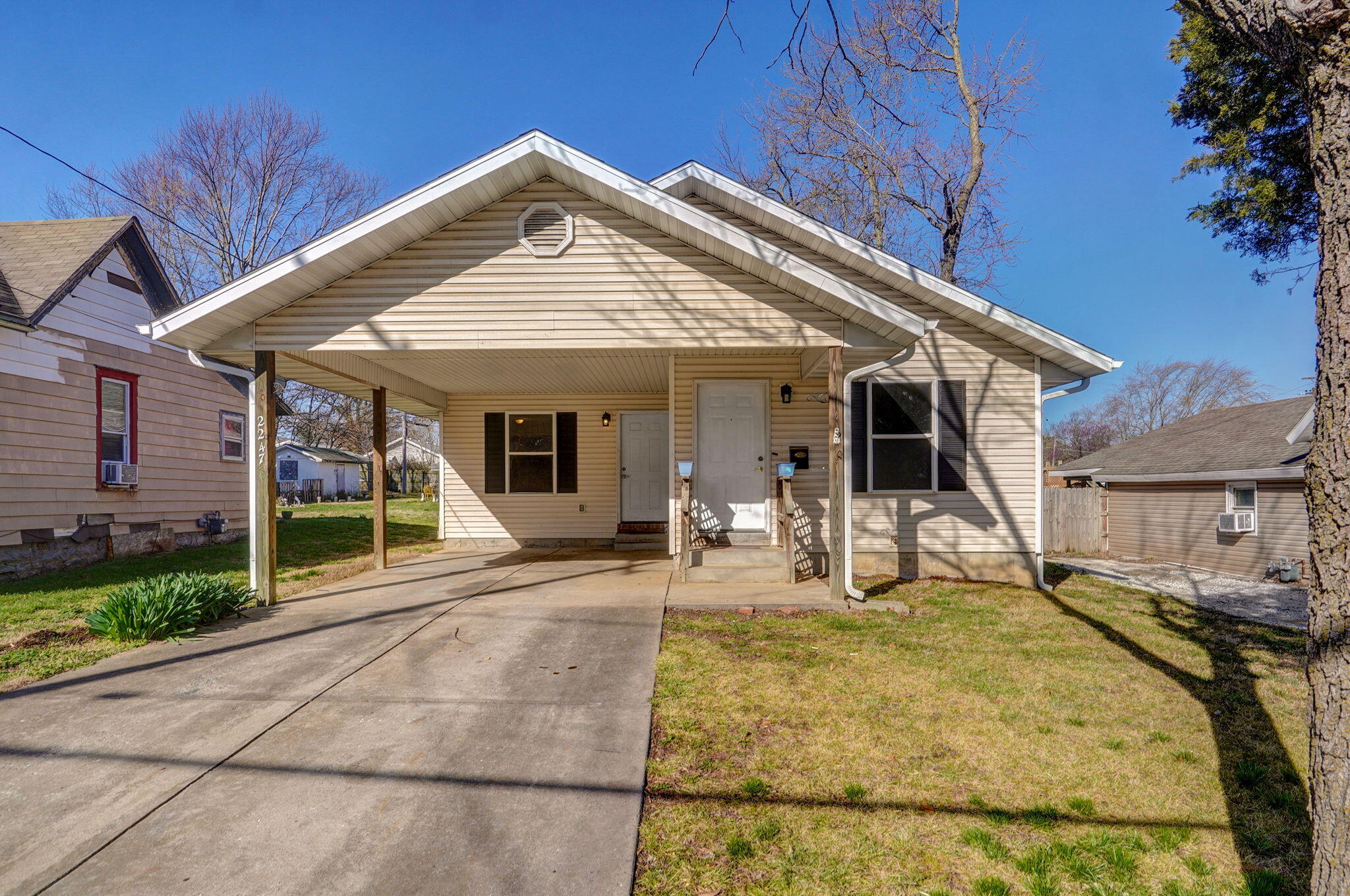 2247 North Grant Avenue Property Photo