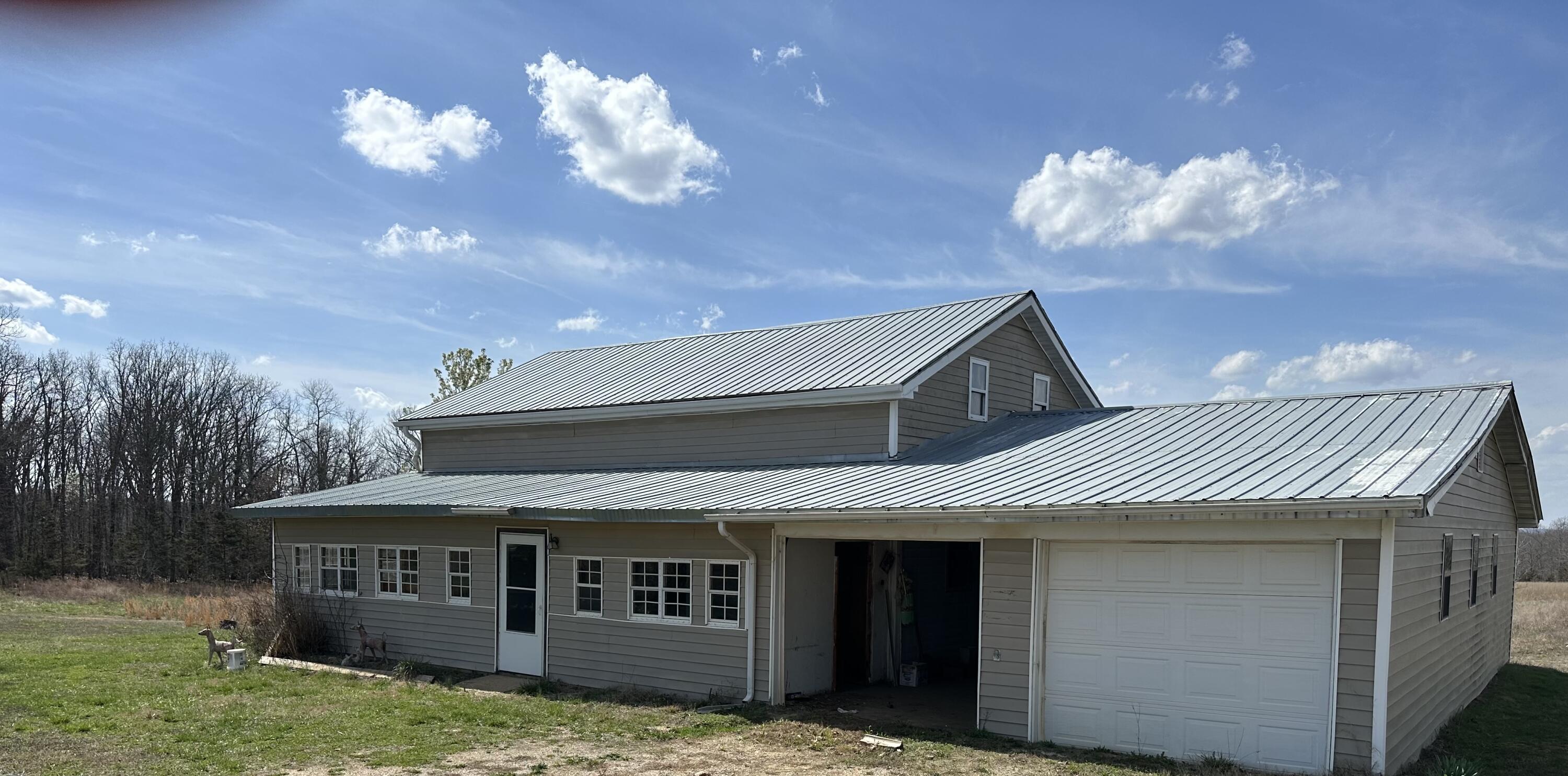 7727 County Road 3850 Property Photo 1