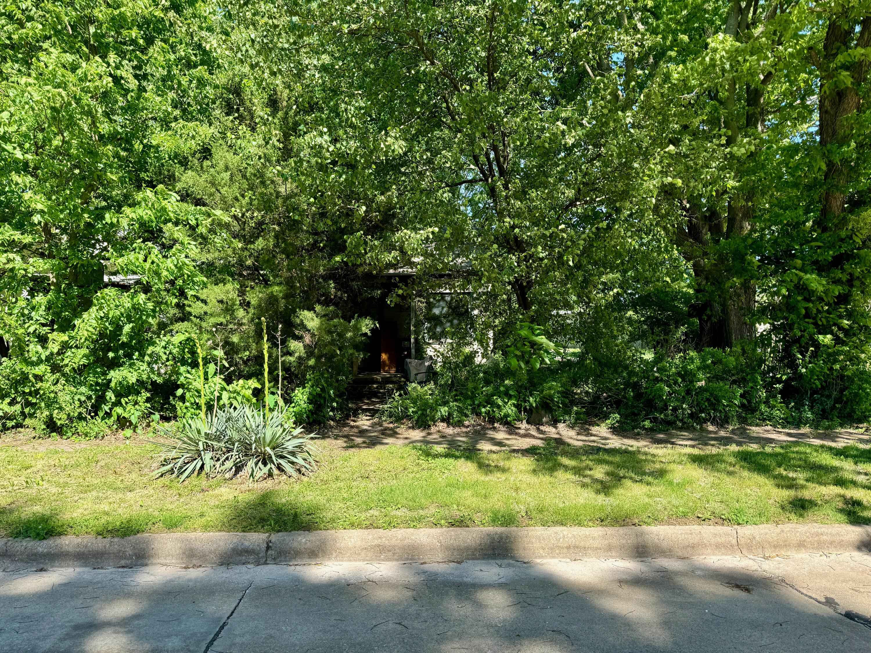 1872 North Boonville Avenue Property Photo 1