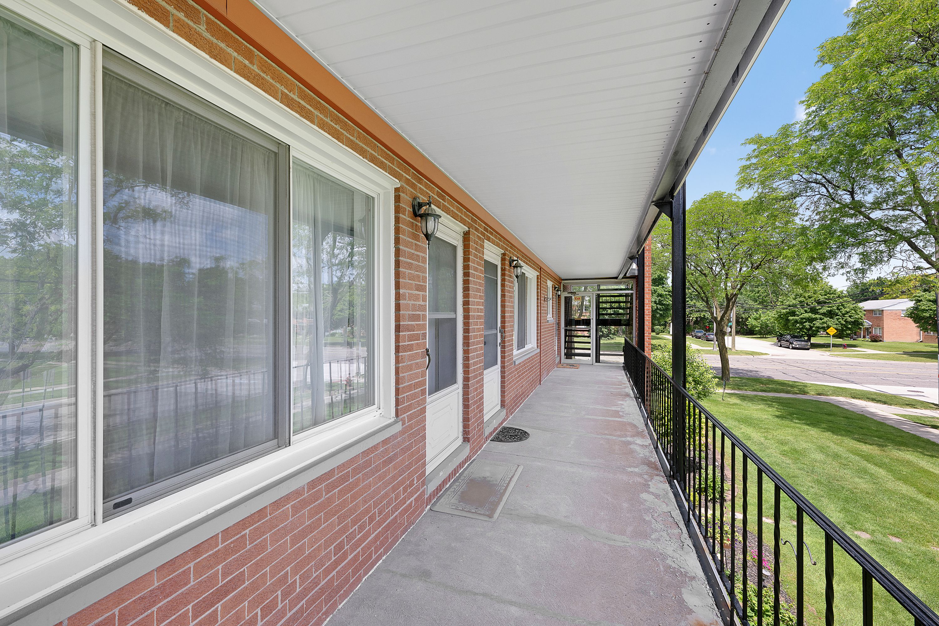 2820 Woodslee Dr 208 Property Photo 1