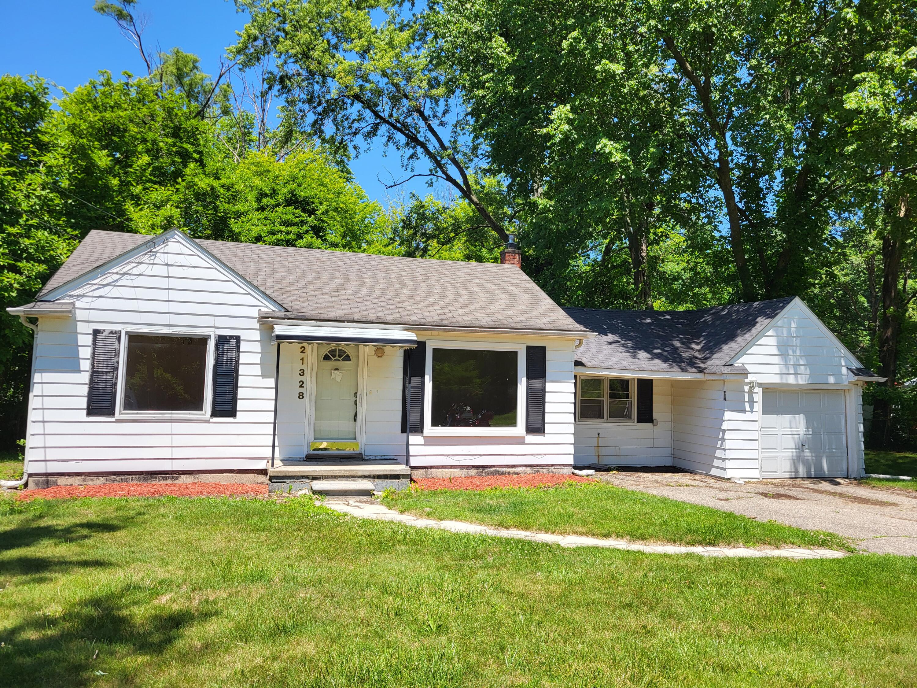 21328 Frazer Avenue Property Photo 1