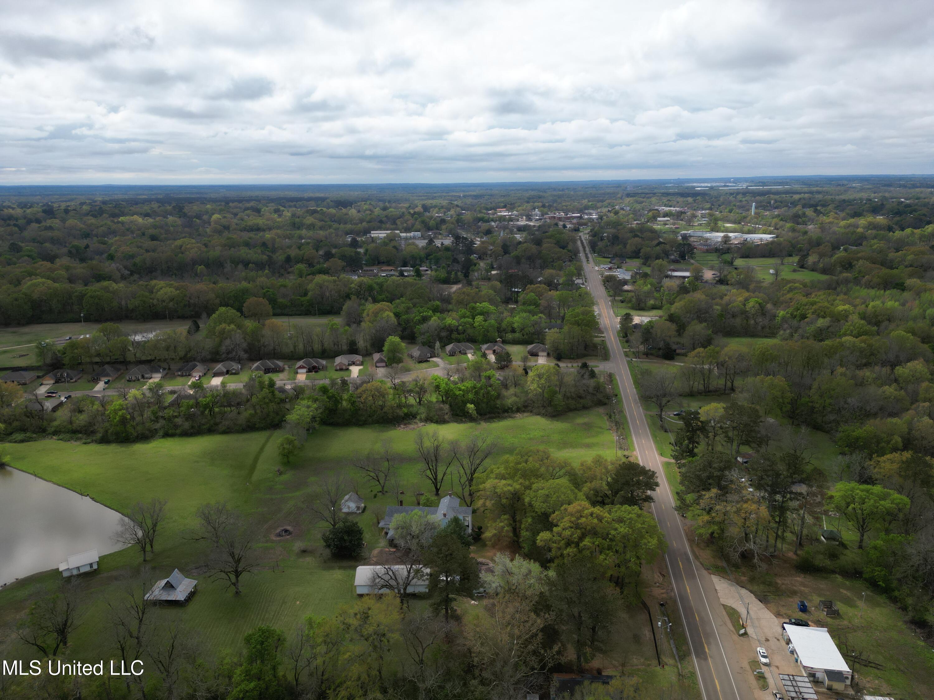 3591 Hwy 51 Property Photo 8