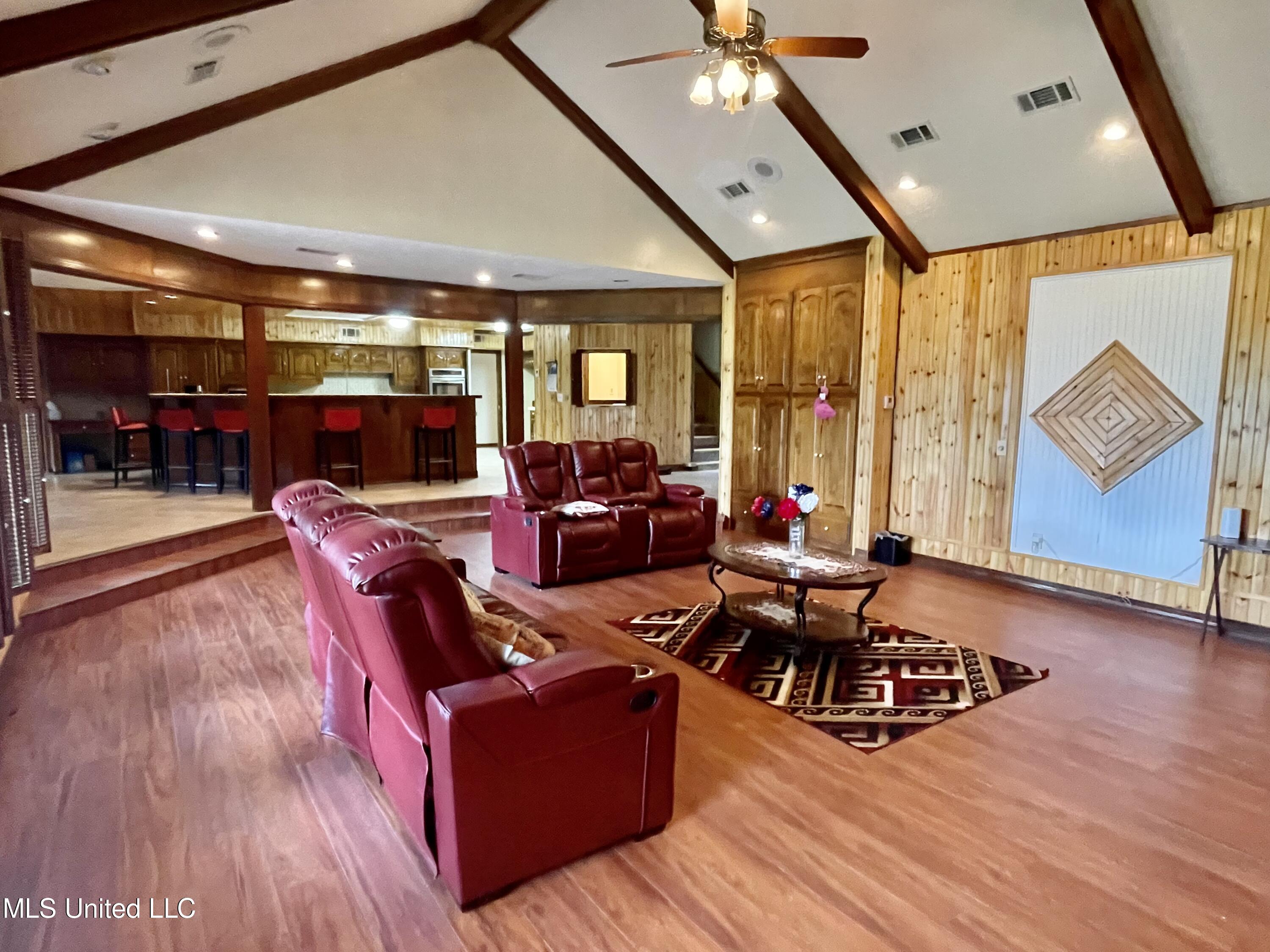 4824 Brookwood Place Property Photo 3