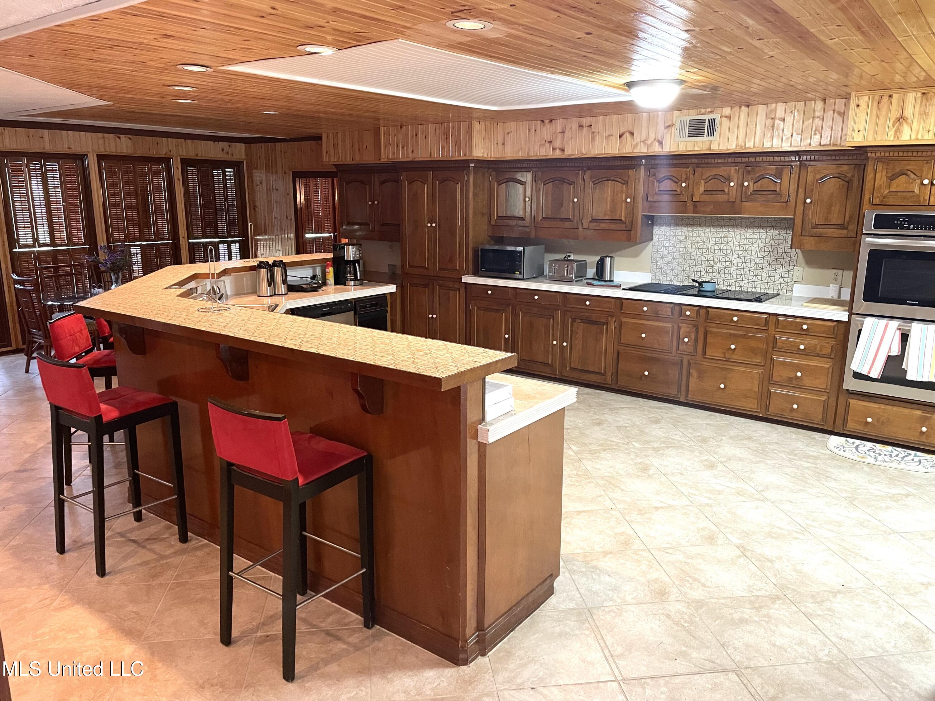 4824 Brookwood Place Property Photo 5