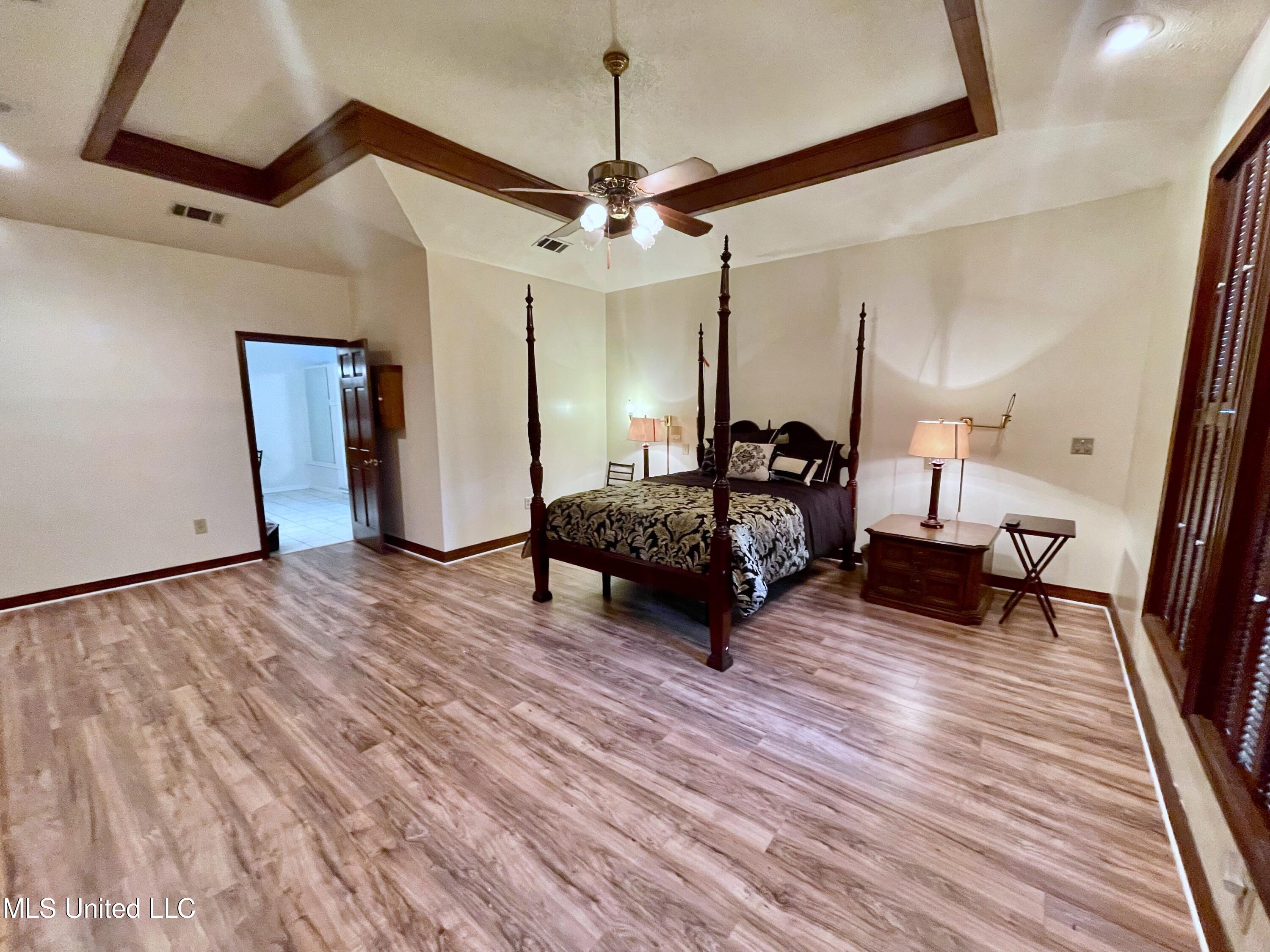 4824 Brookwood Place Property Photo 10