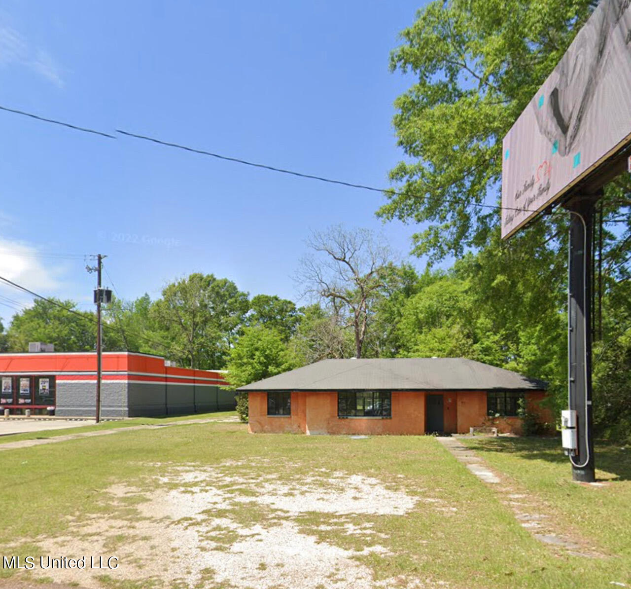 911 Azalea Drive Property Photo 1