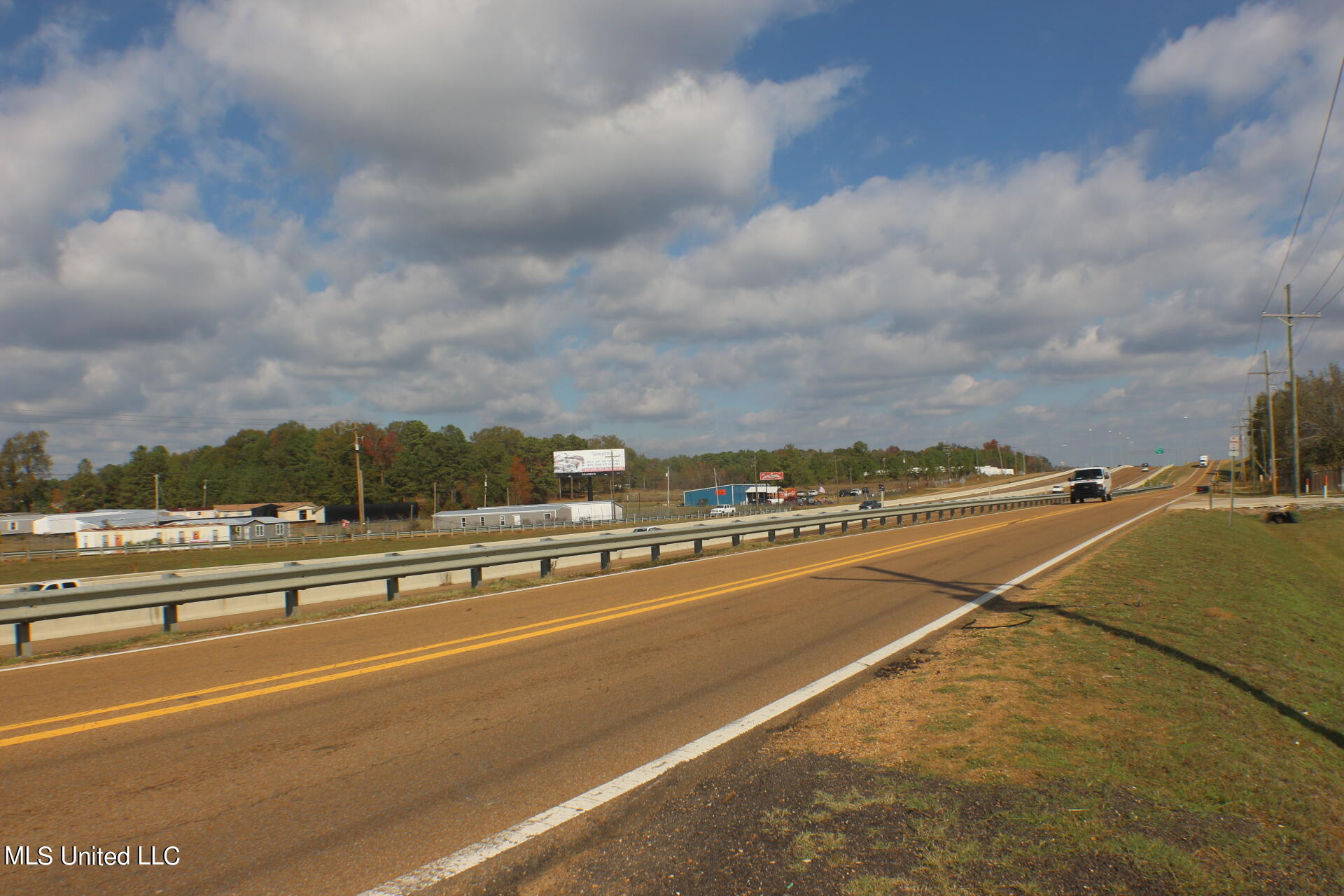 6022 I-55 South Property Photo 4