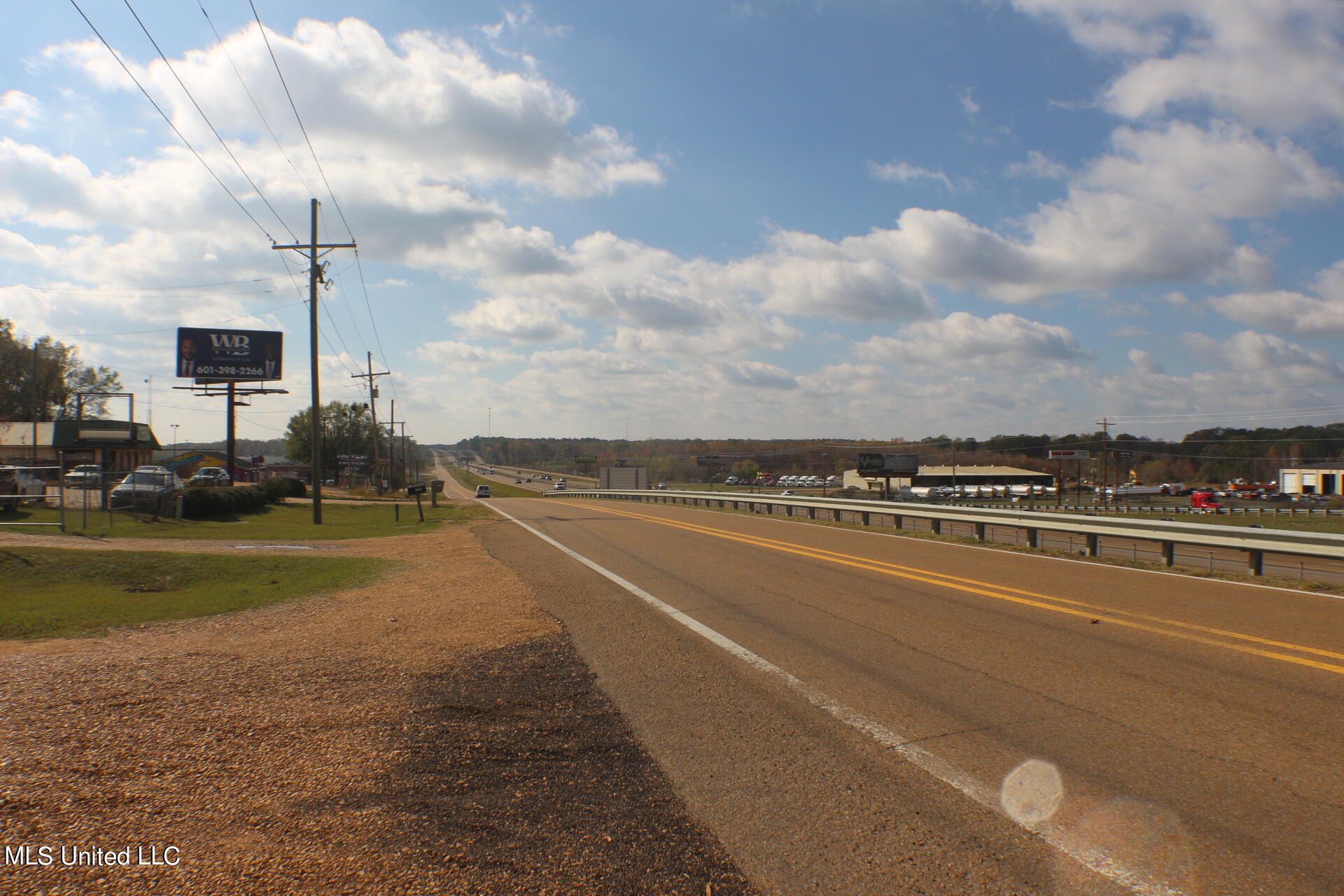 6022 I-55 South Property Photo 5