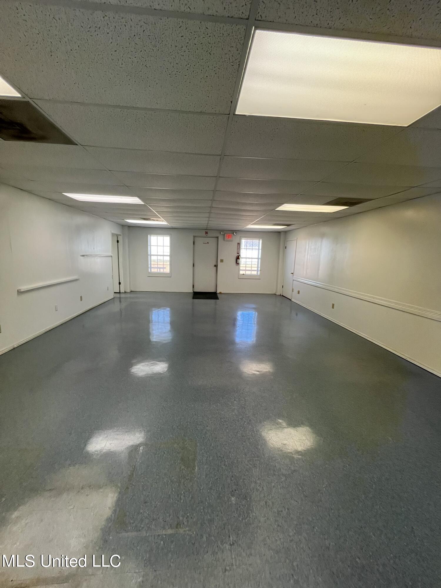 6022 I-55 South Property Photo 18