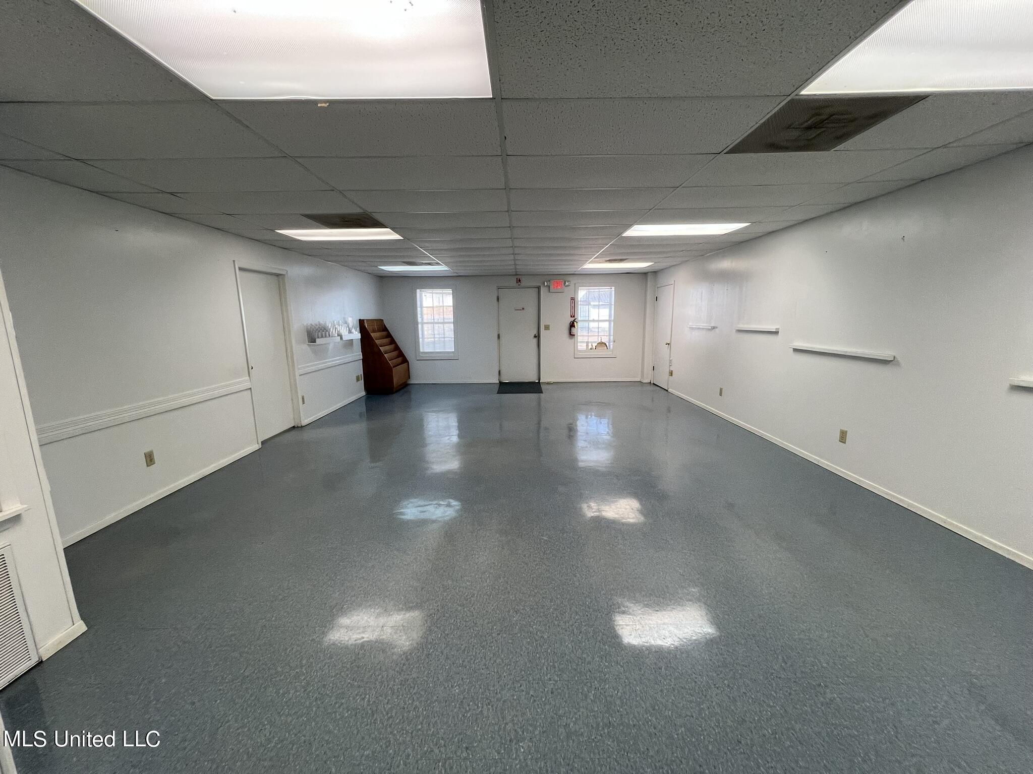 6022 I-55 South Property Photo 21