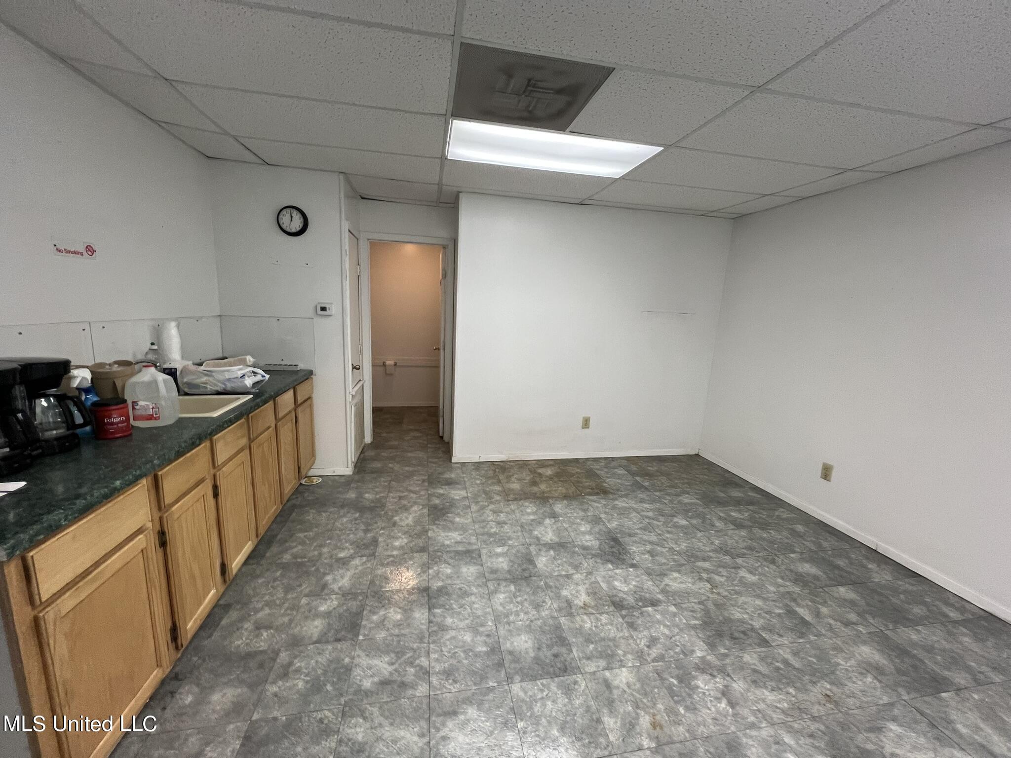 6022 I-55 South Property Photo 23