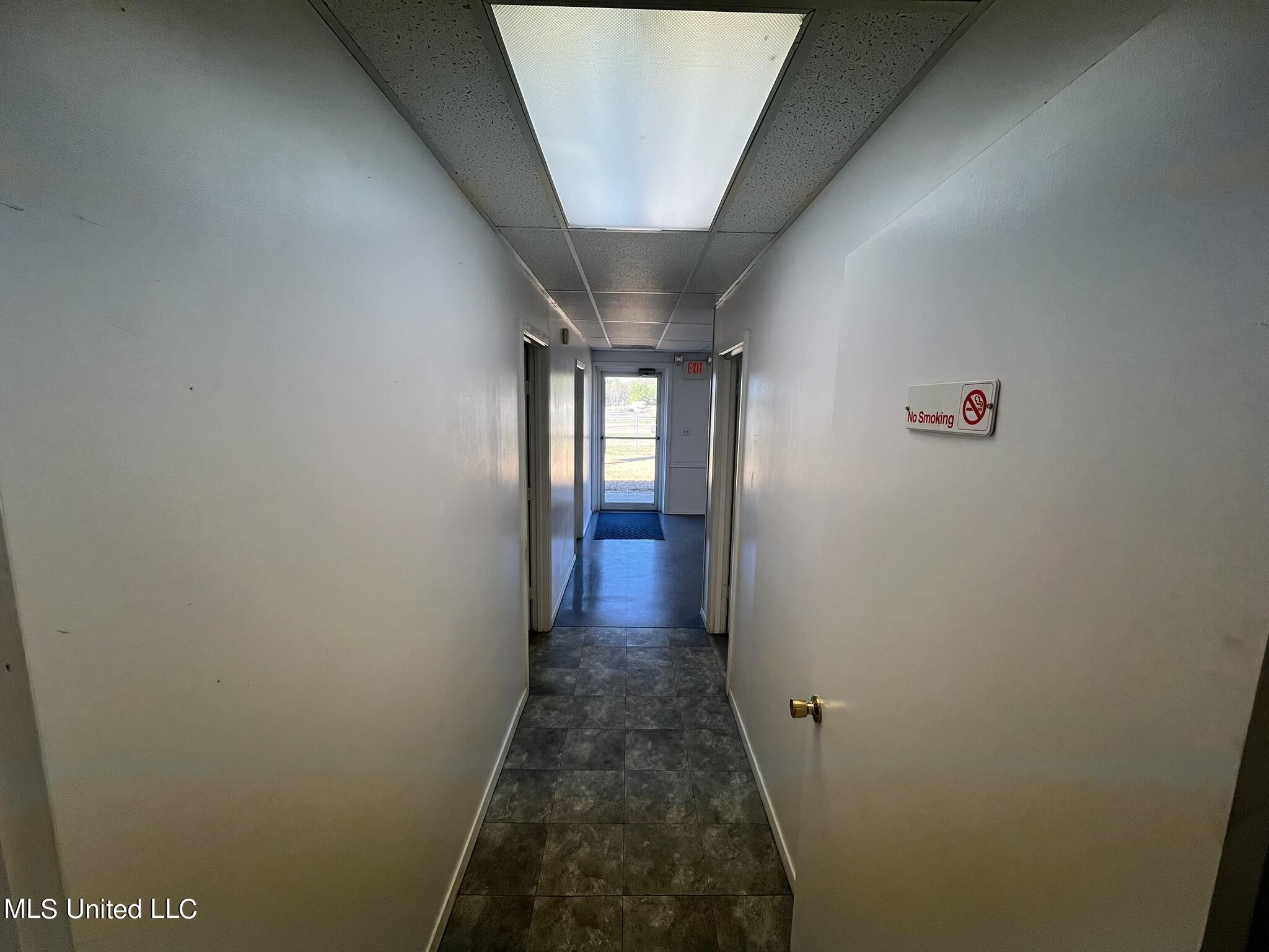 6022 I-55 South Property Photo 29