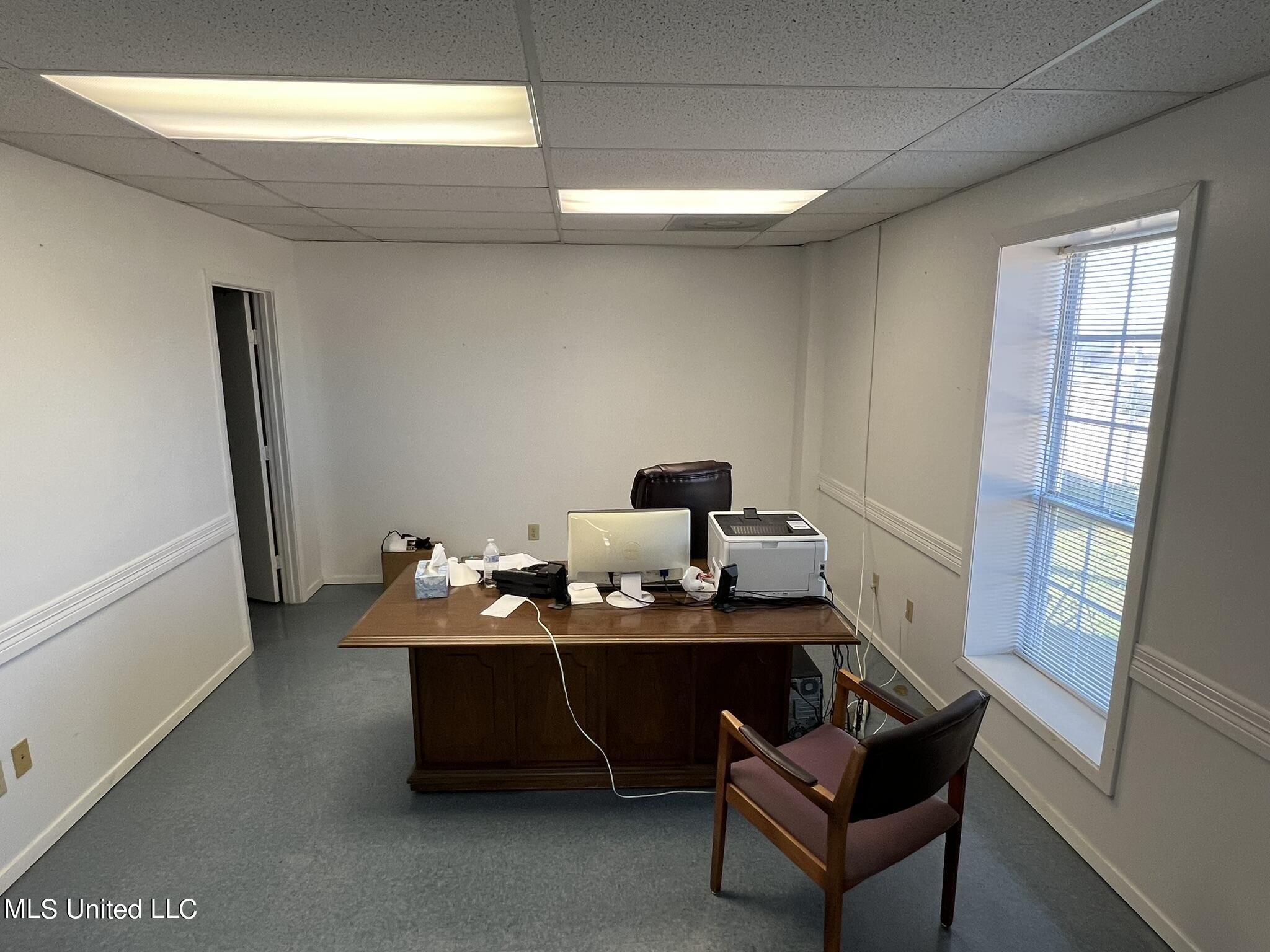 6022 I-55 South Property Photo 32