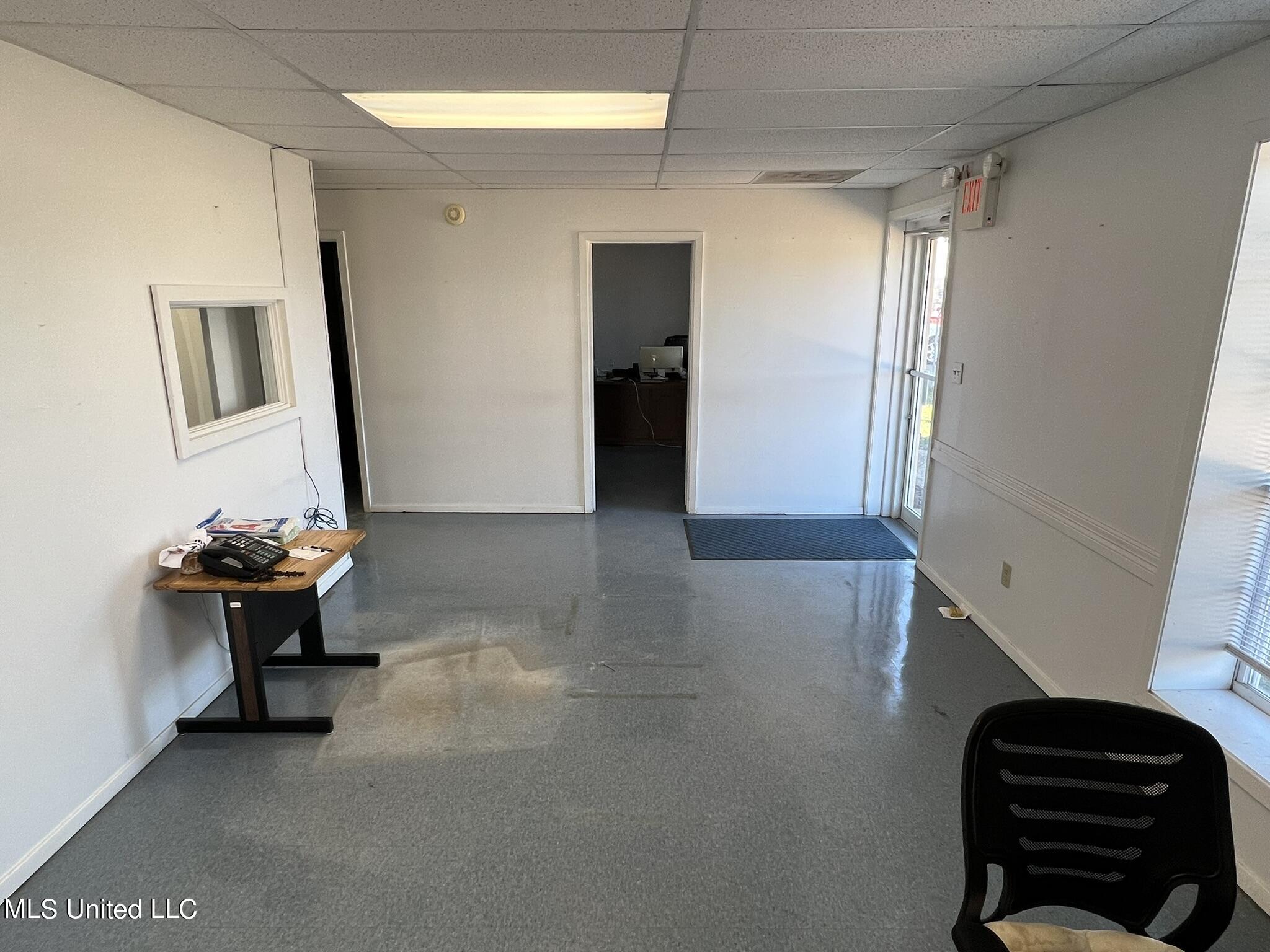 6022 I-55 South Property Photo 34