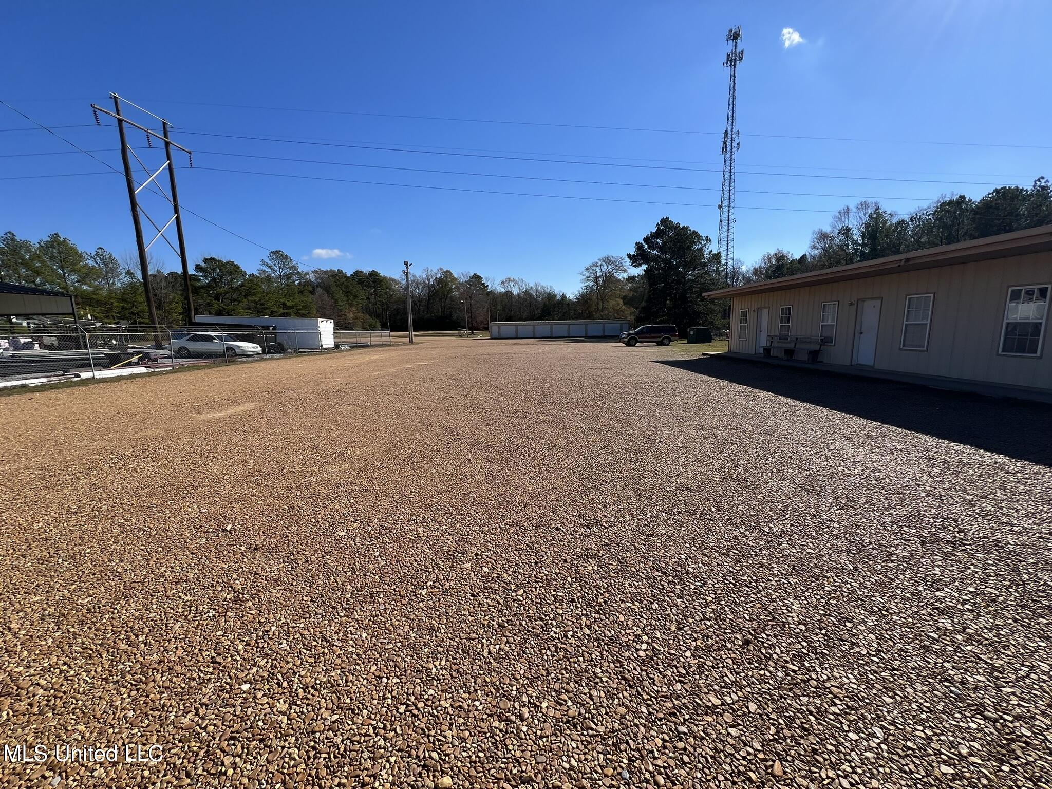 6022 I-55 South Property Photo 36