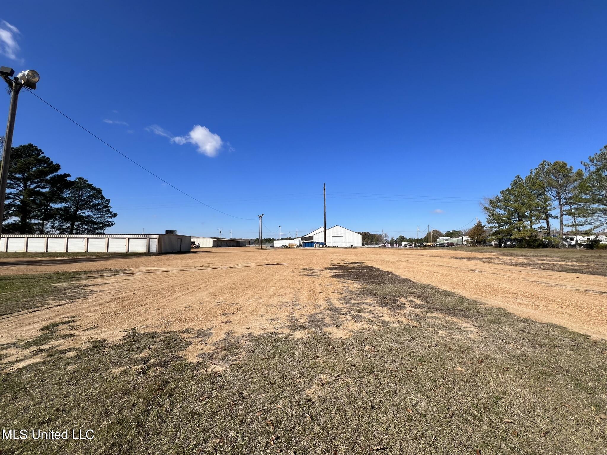 6022 I-55 South Property Photo 45