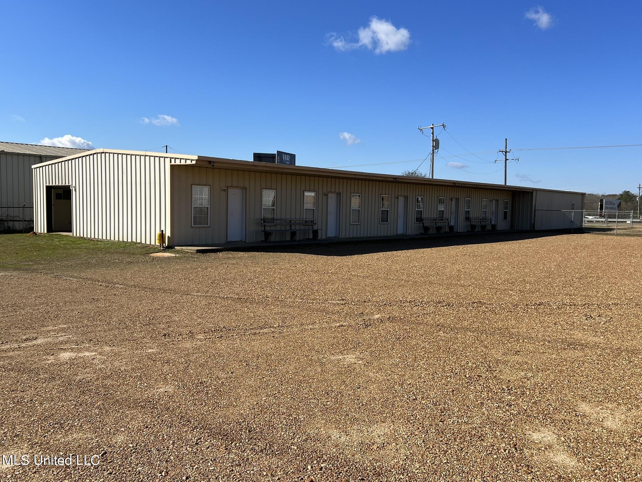 6022 I-55 South Property Photo 48