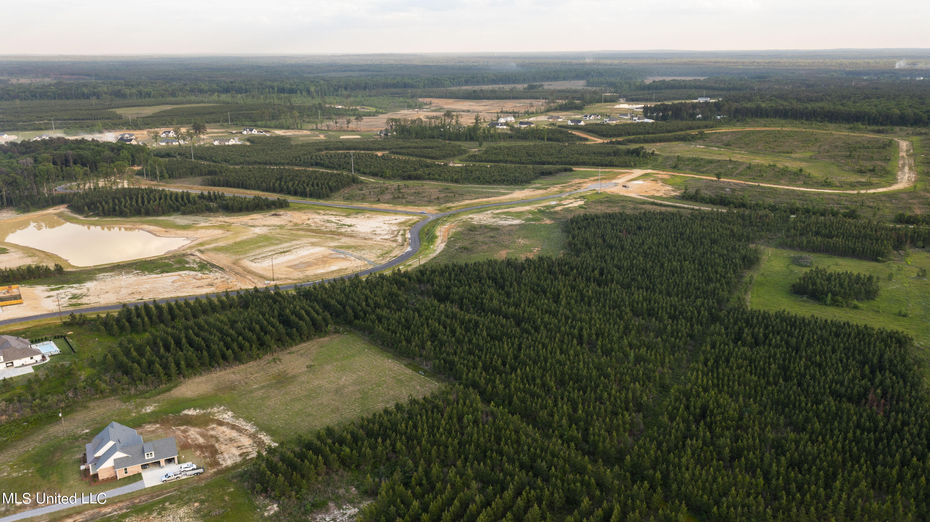 1021 Freedom Farms Crossing Property Photo 6