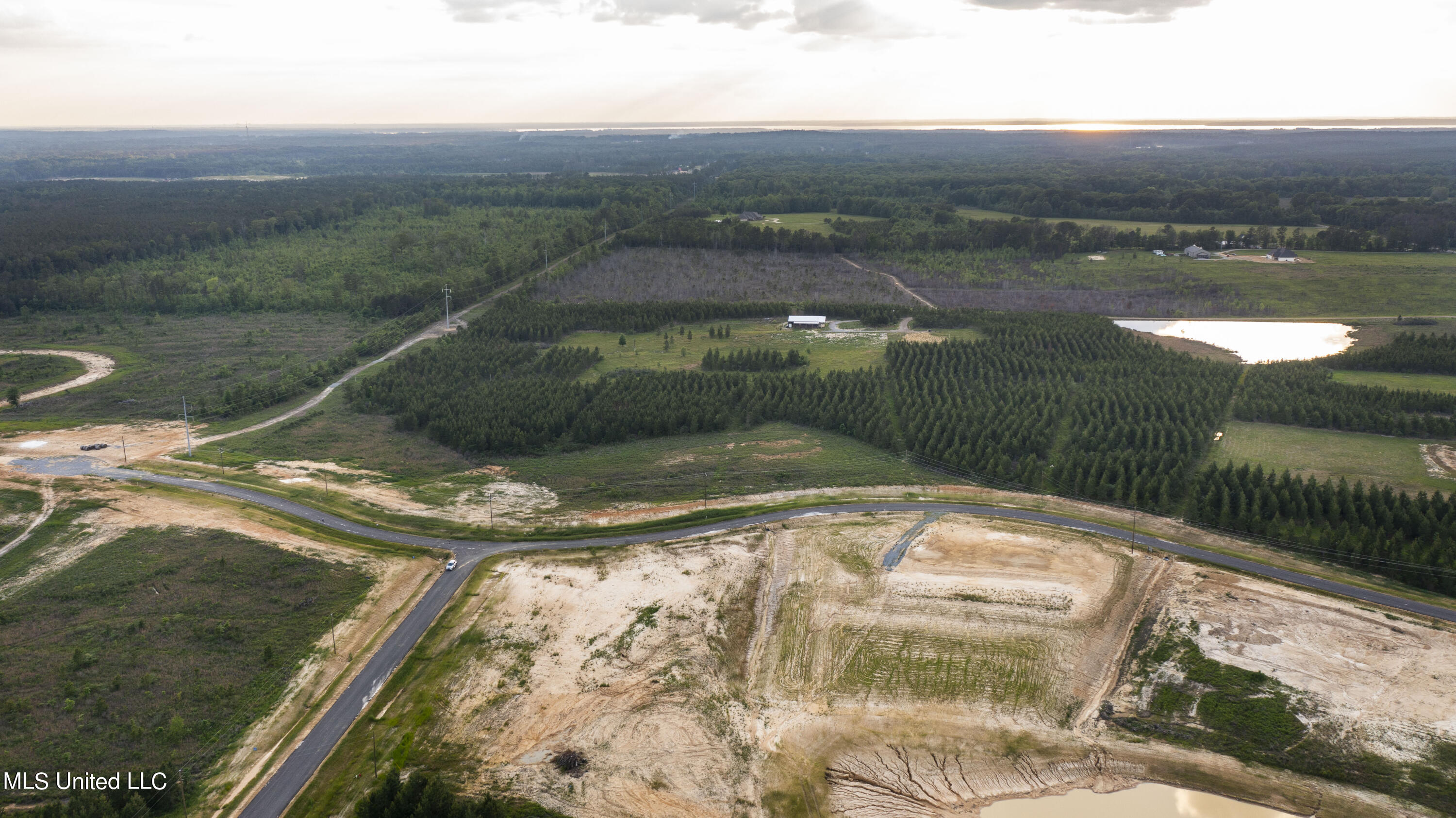 1025 Freedom Farms Crossing Property Photo 9