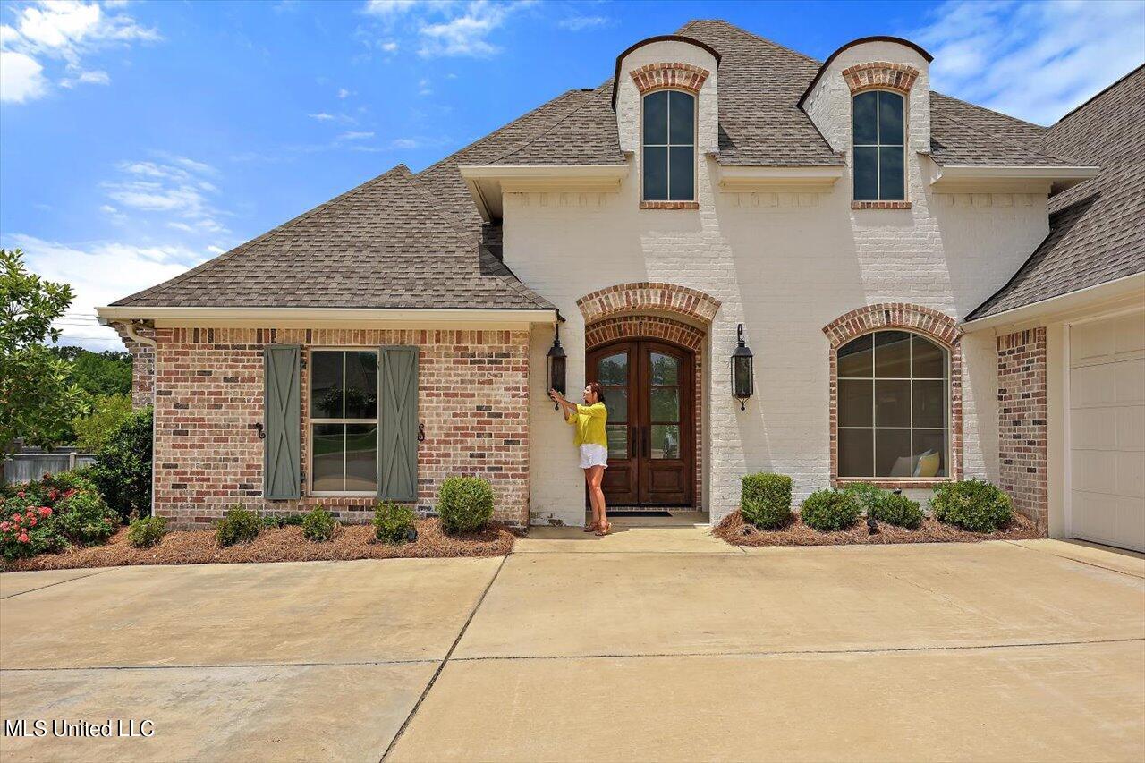 216 Reservoir Way Property Photo 1