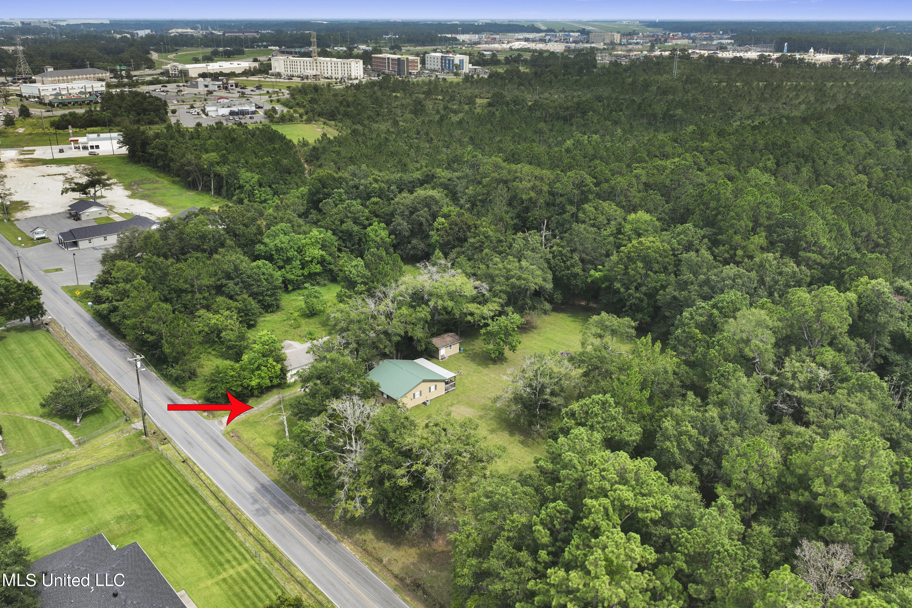 16027 Landon Road Property Photo 2