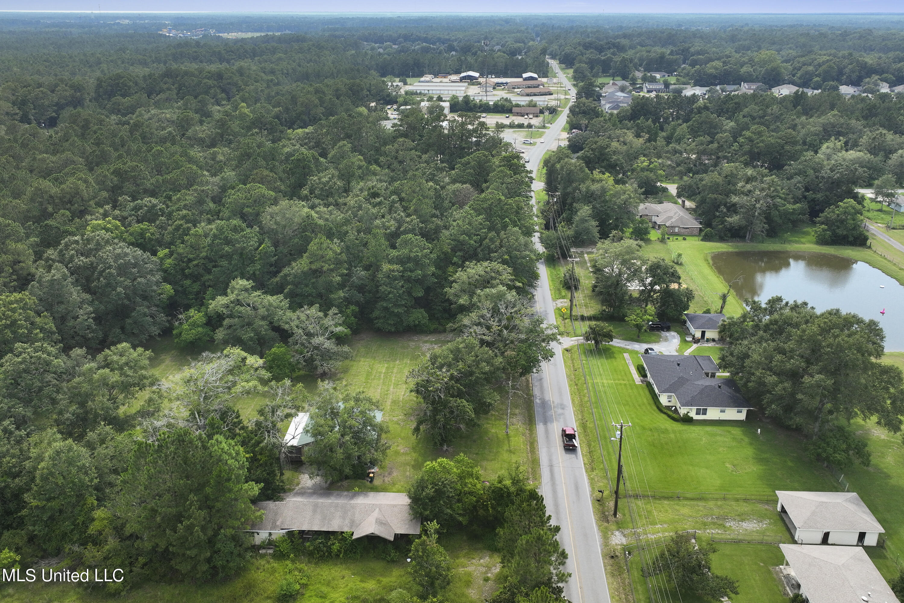 16027 Landon Road Property Photo 4