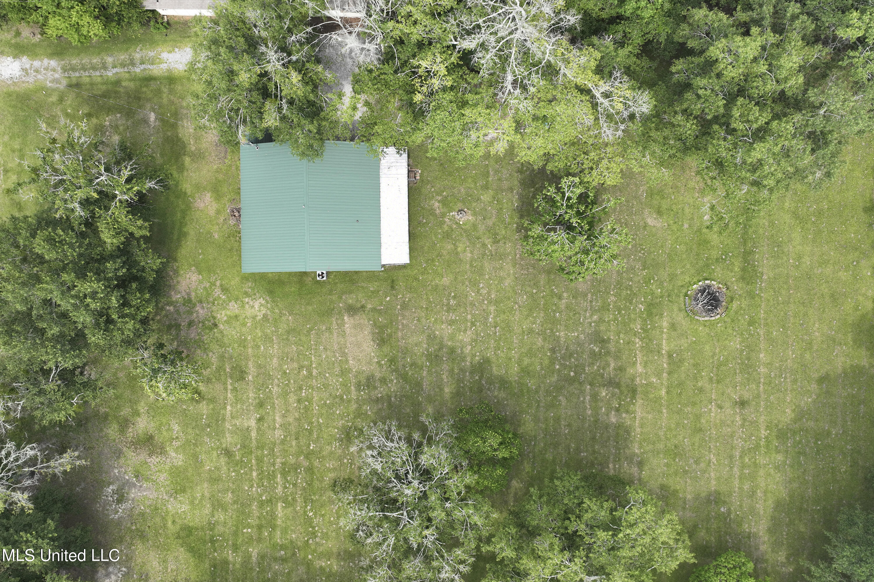 16027 Landon Road Property Photo 8