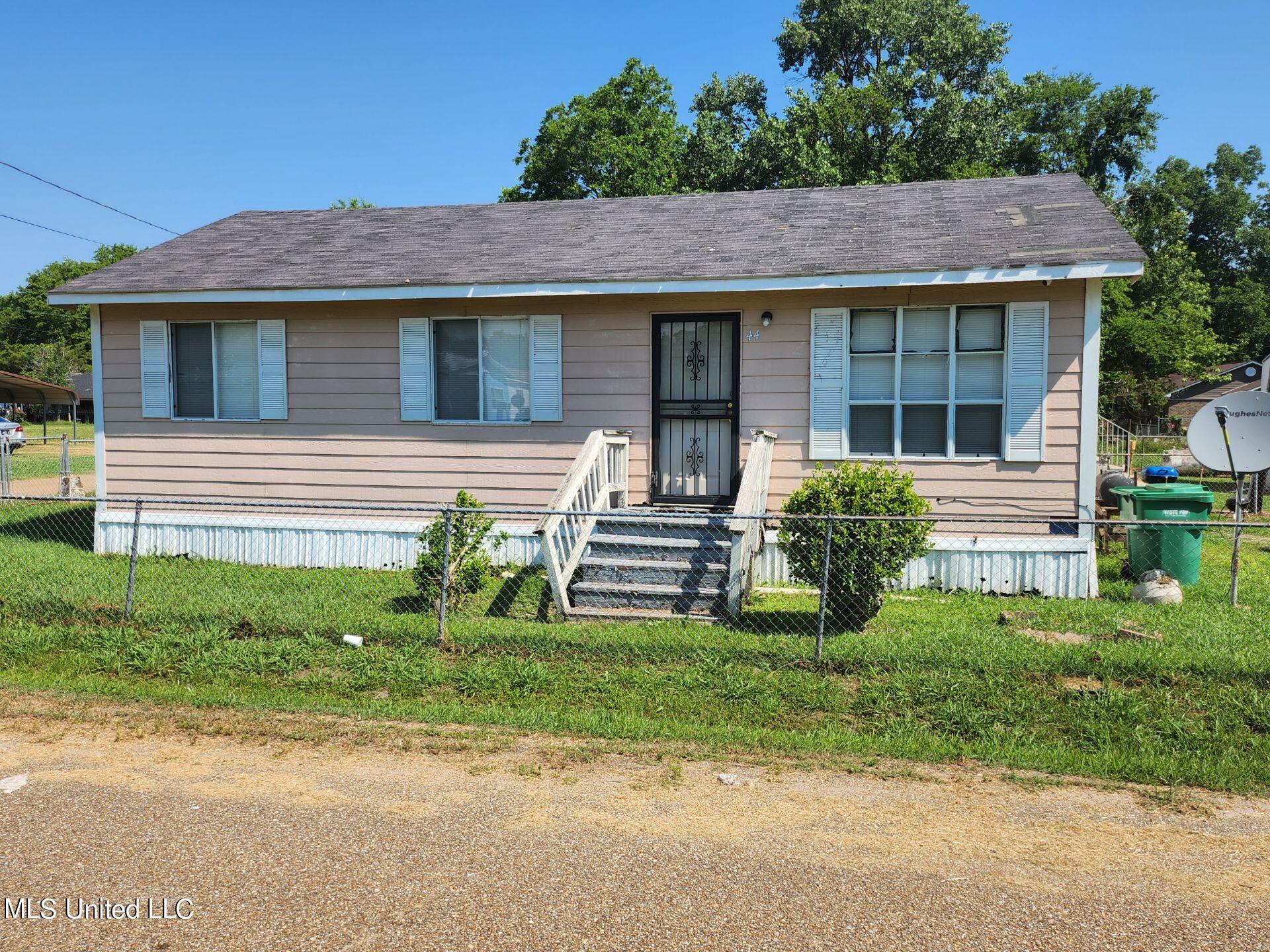 44 E East Street Property Photo 1