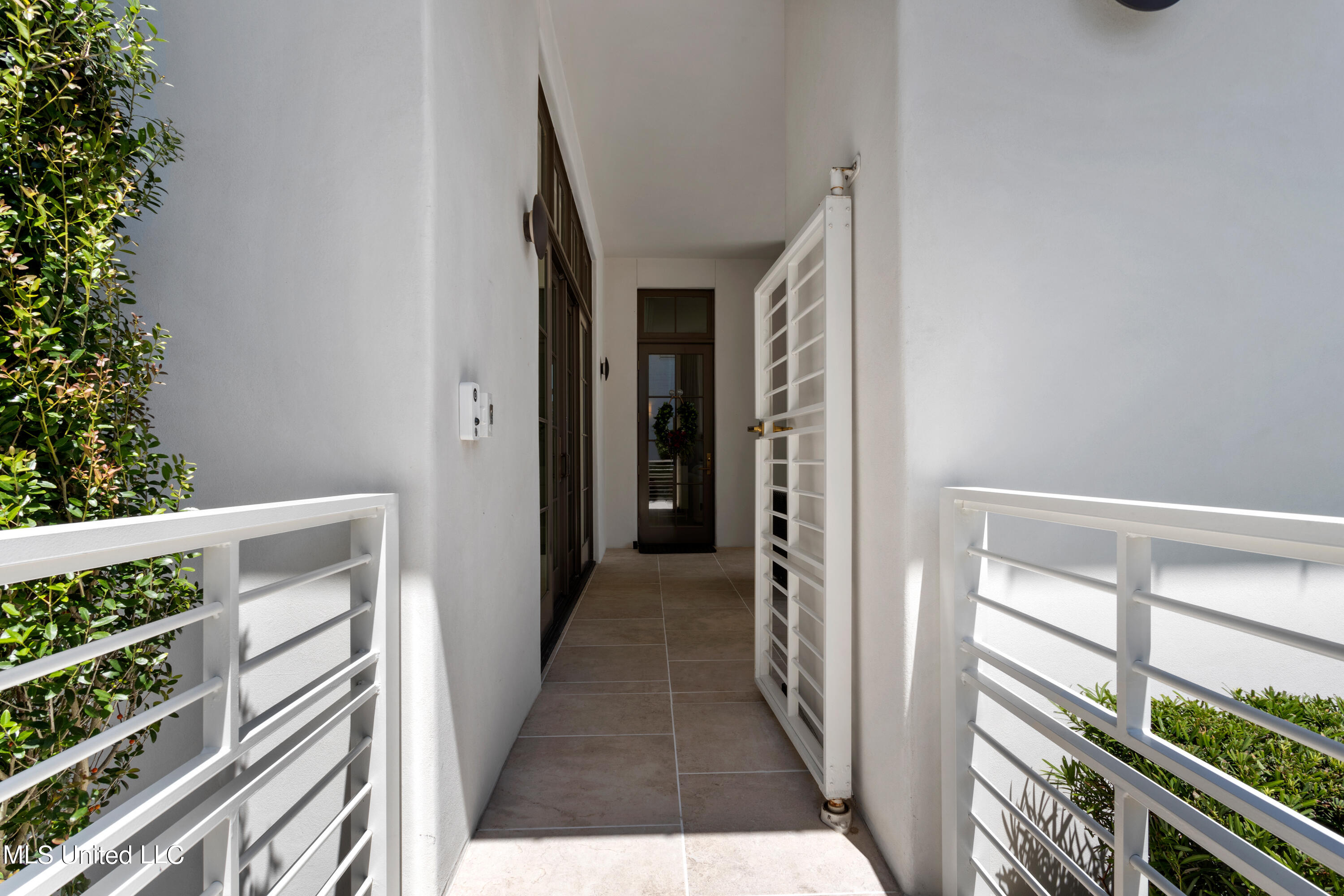 922 E Beach Boulevard Property Photo 10