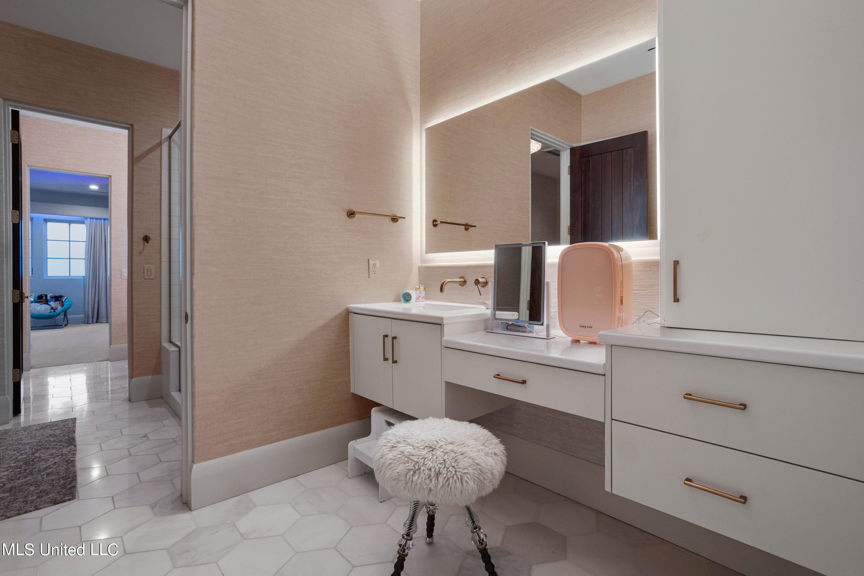 922 E Beach Boulevard Property Photo 81