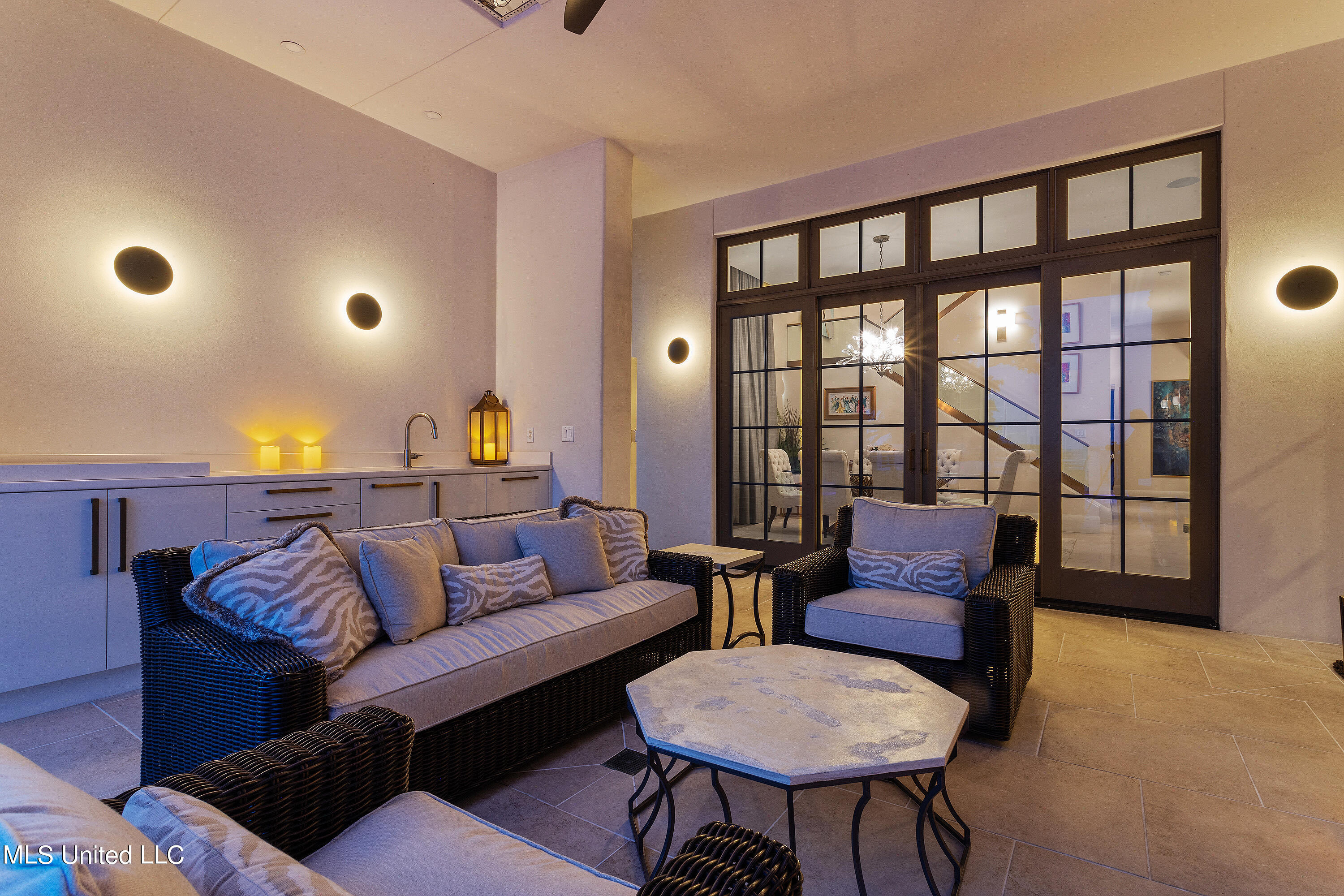 922 E Beach Boulevard Property Photo 89