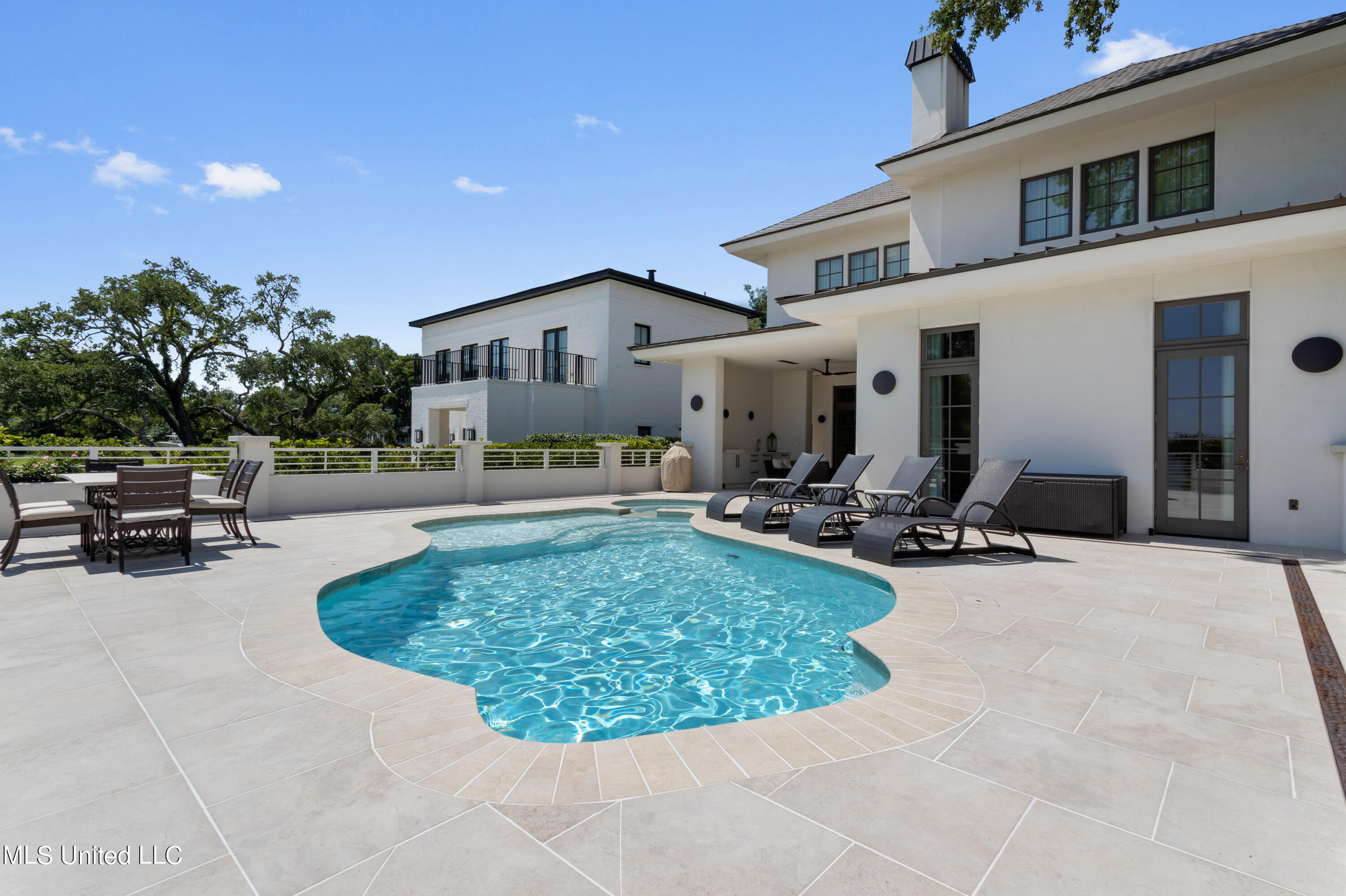 922 E Beach Boulevard Property Photo 108