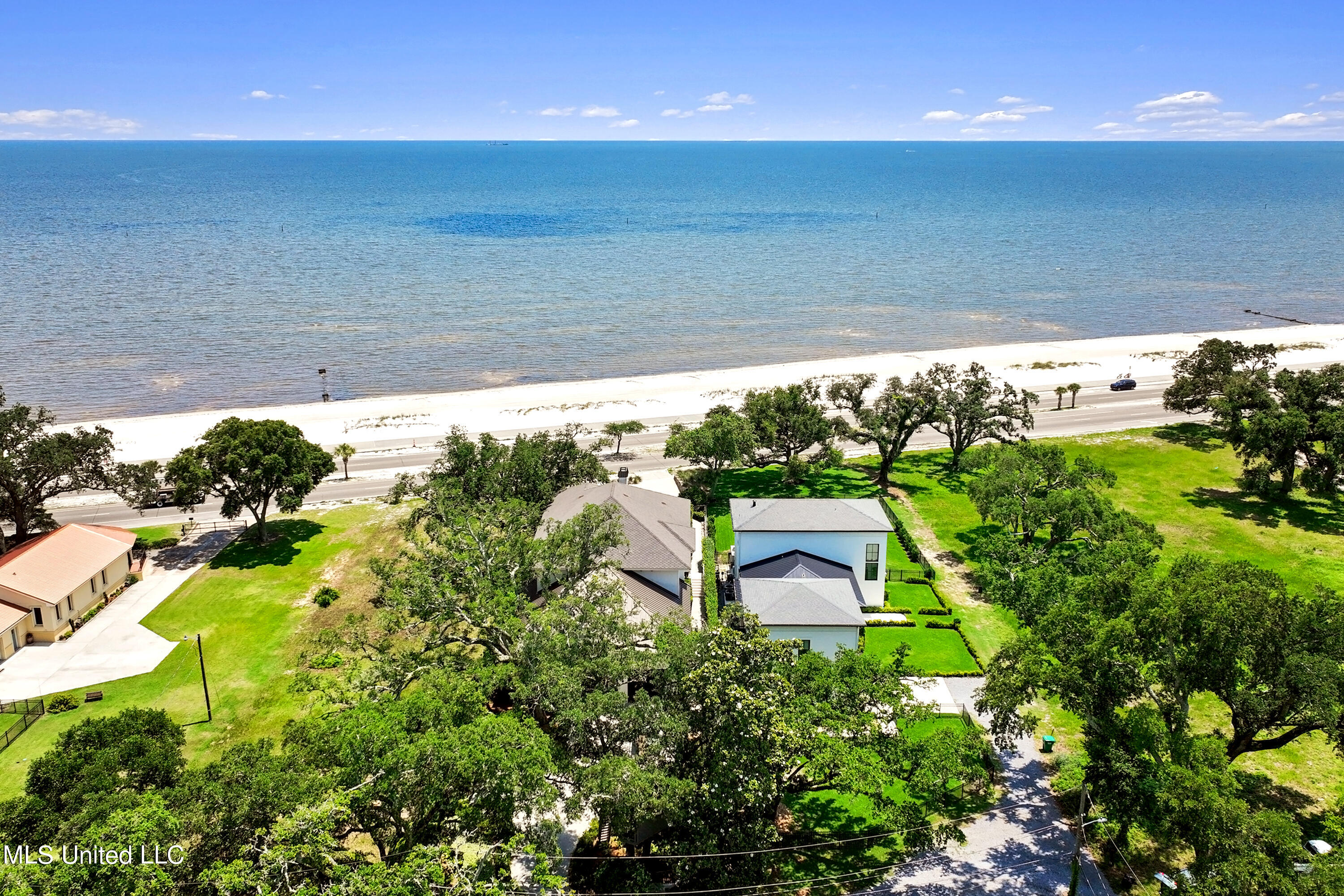 922 E Beach Boulevard Property Photo 109