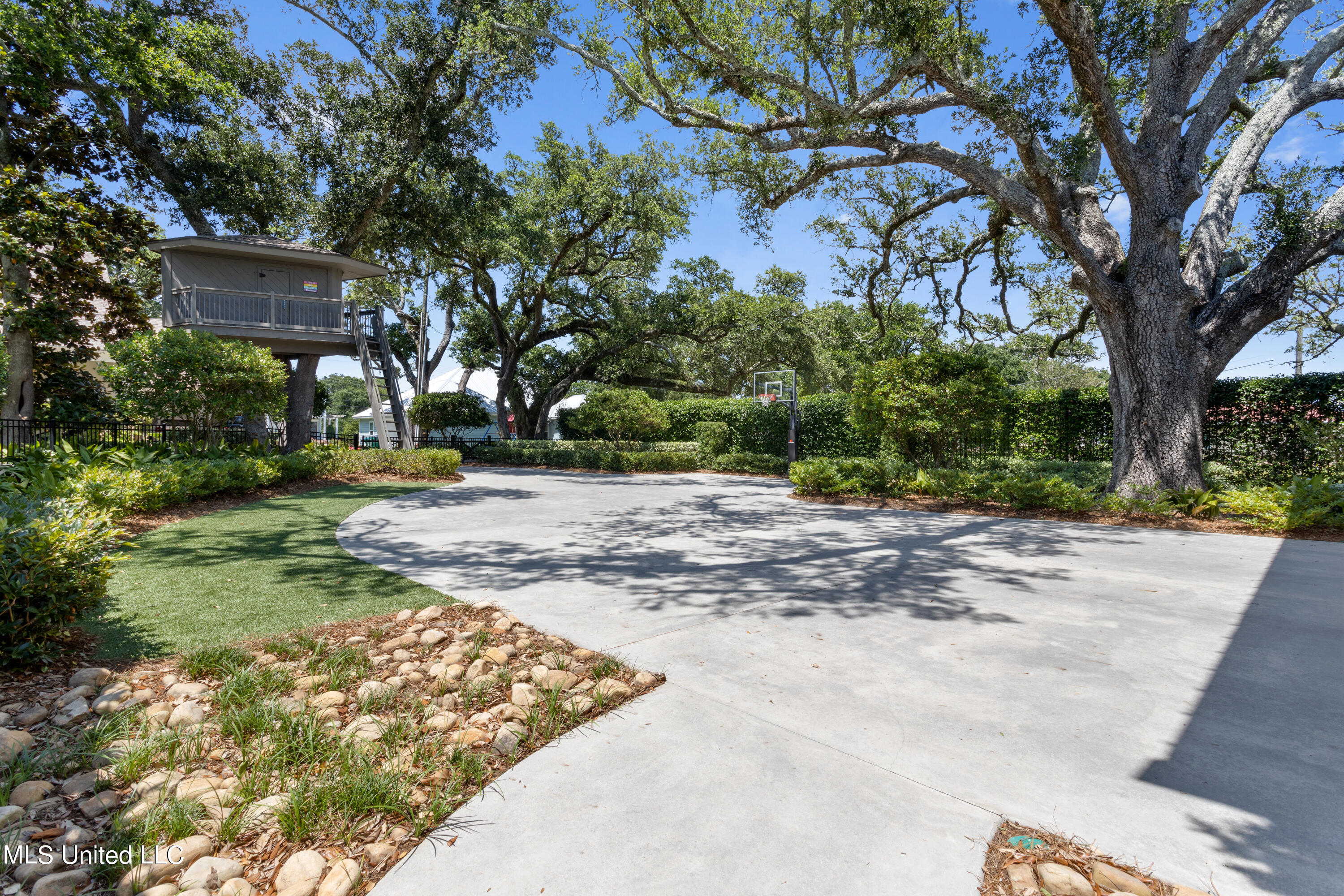 922 E Beach Boulevard Property Photo 122